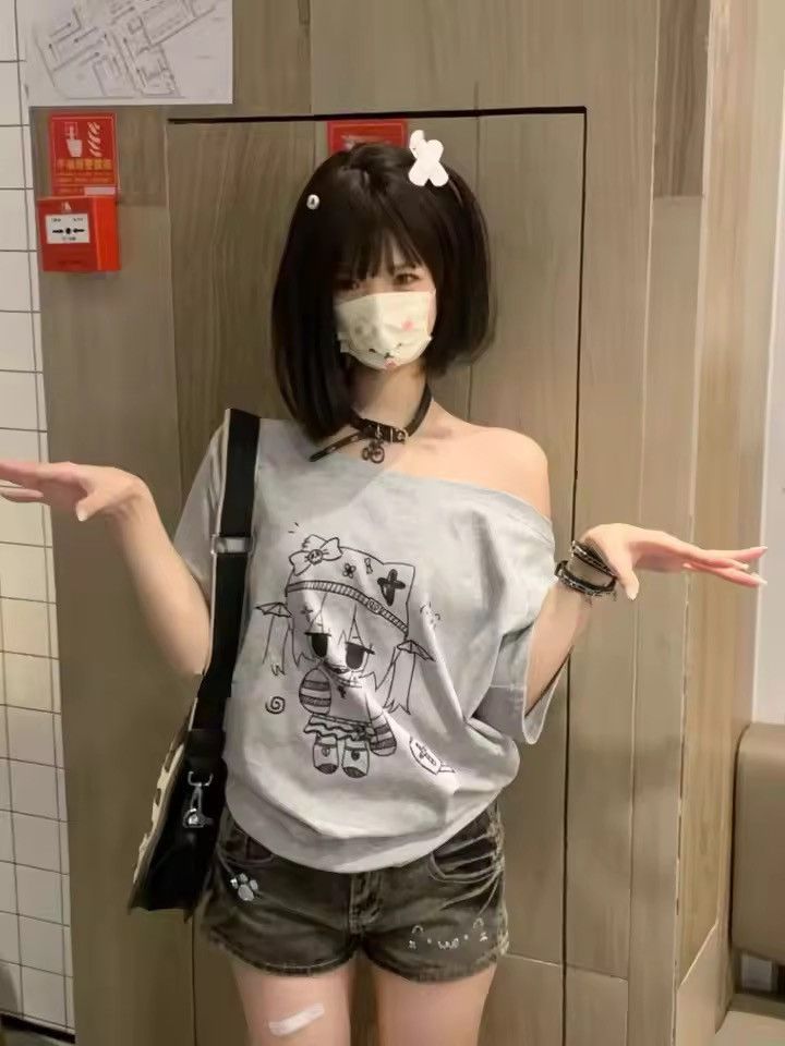 Japanese Brand Y2K Harajuku Anime Graphic Tee | One-Shoulder Oversized Top Size S / US 4 / IT 40 - 3 Thumbnail