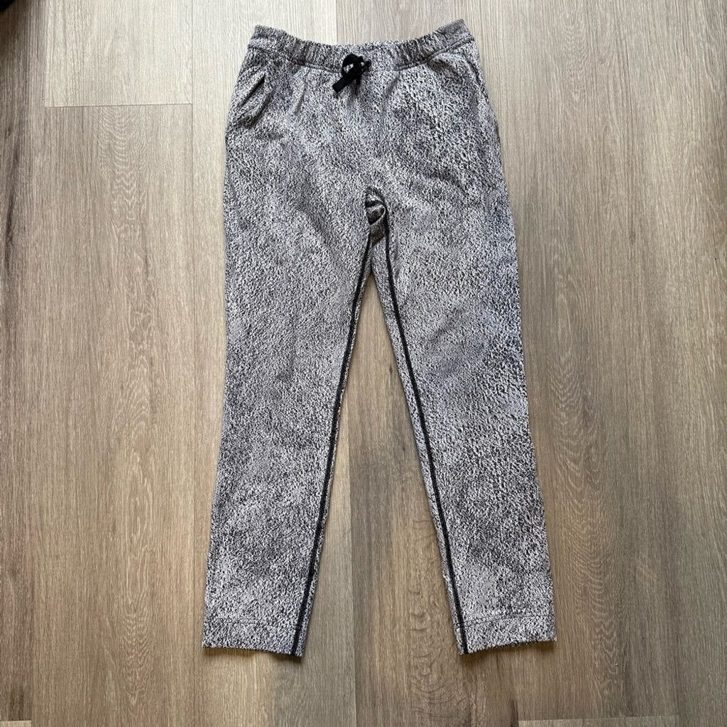 Lululemon Lululemon Athletica White and Grey Jet Track Pants Size 27" / US 4 / IT 40 - 1 Thumbnail