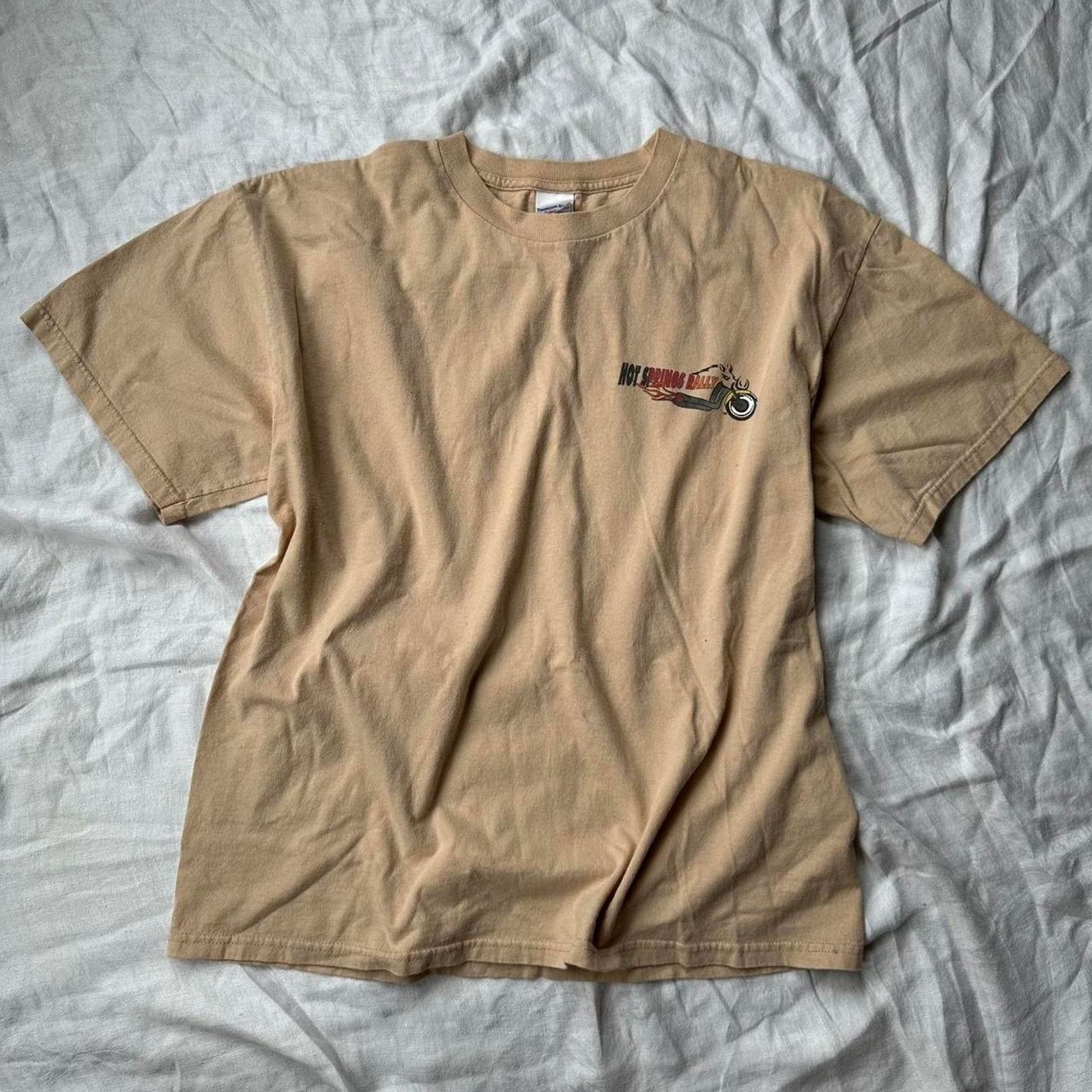 Vintage Vintage Beige Hot Springs Rally Arkansas Biker Graphic Tee Size US XL / EU 56 / 4 - 1 Thumbnail
