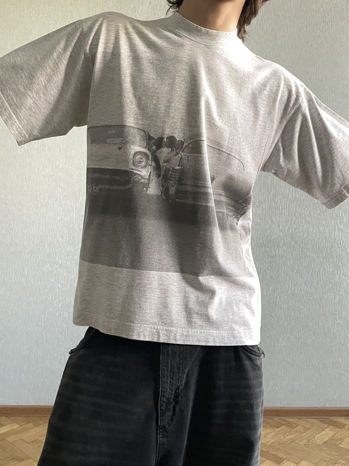 Vintage 1990s Kissing: Vintage Boxy T-Shirt, Double Stitch Size US L / EU 52-54 / 3 - 6 Thumbnail