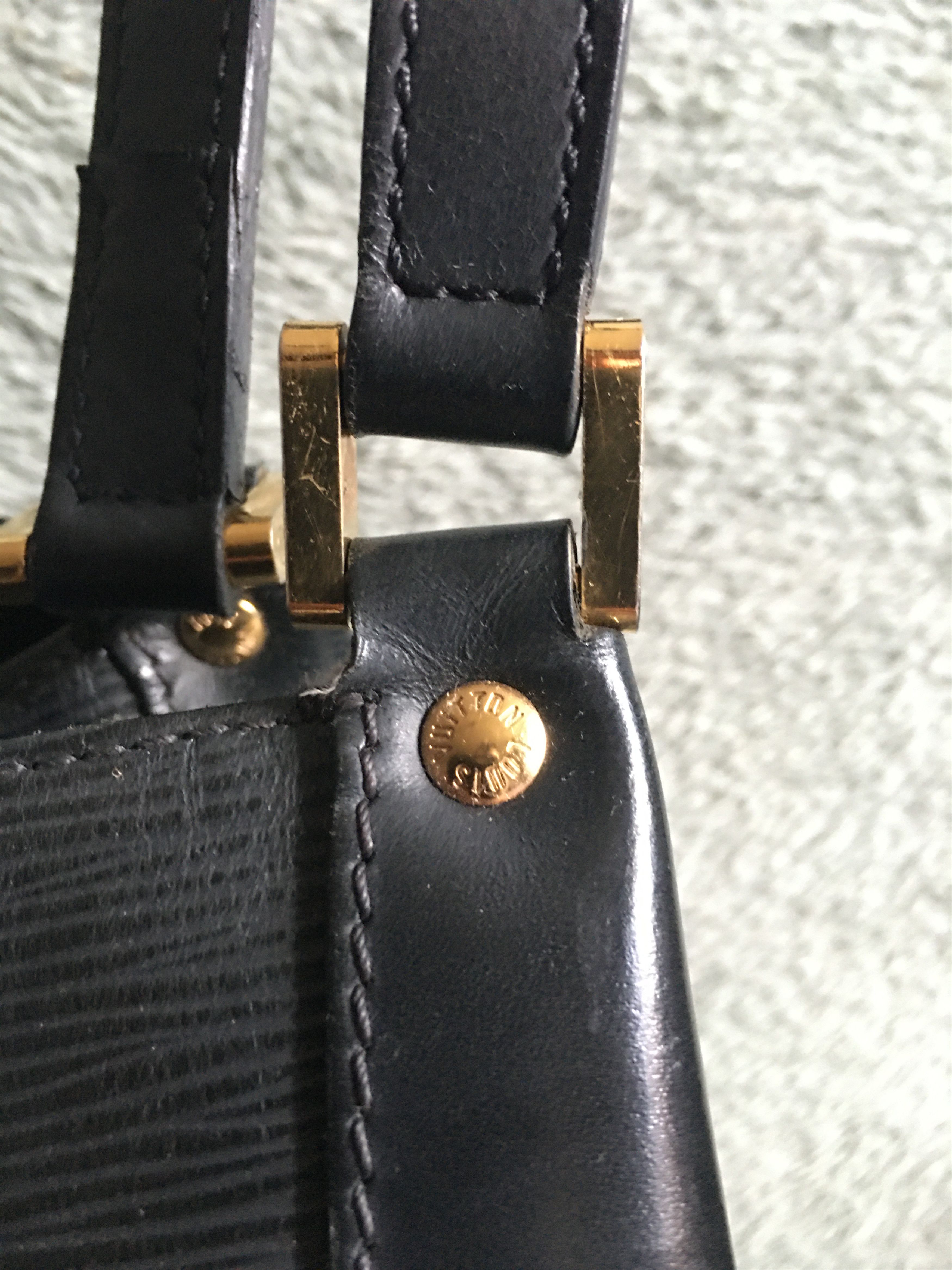 Louis Vuitton Louis Vuitton Epi Mandara Leather Black Shoulder Bag Size ONE SIZE - 18 Thumbnail