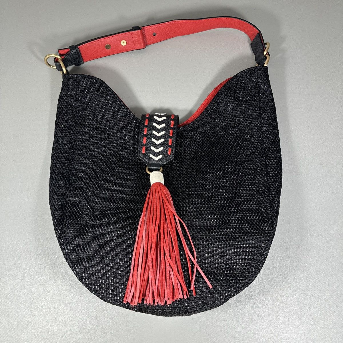 Badgley Mischka Badgley Mischka Shoulder Bag Basket Weave Tassel Leather Size ONE SIZE - 1 Thumbnail