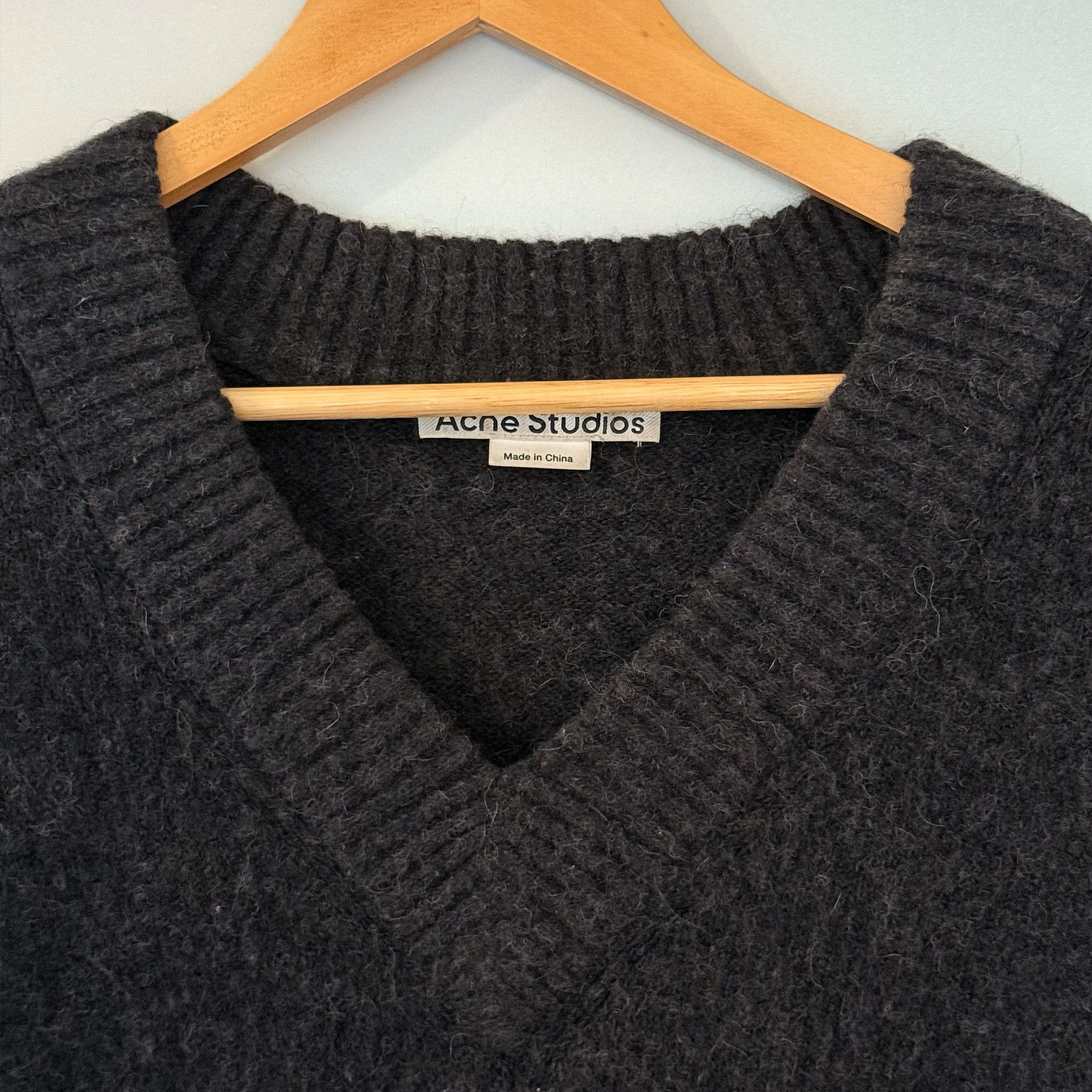 Acne Studios SOLD Acne Studios Oversized V-neck Sweater in Washed Black Size S / US 4 / IT 40 - 3 Thumbnail