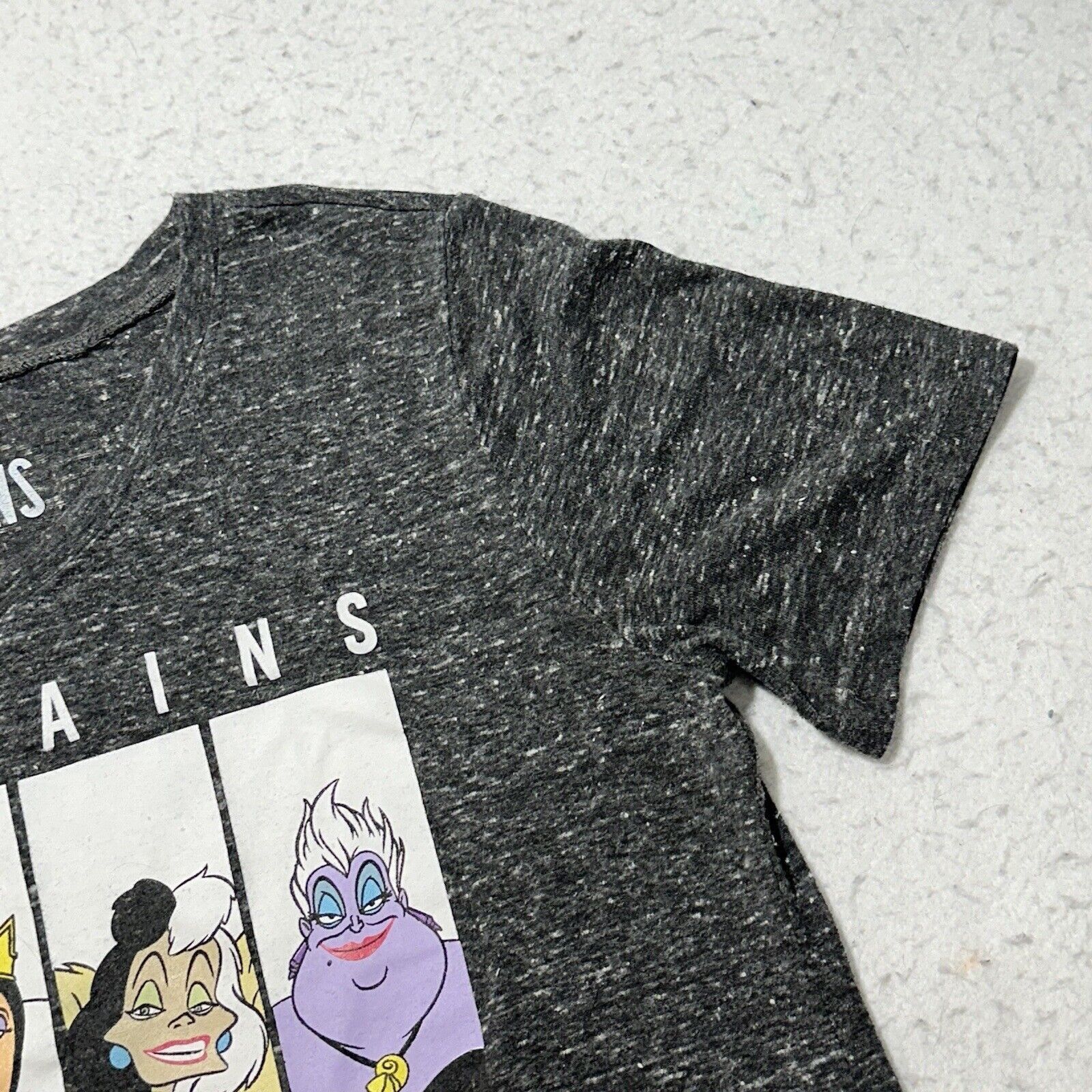 Disney Disney Small Villains Ursula V-Neck Gray Graphic T Shirt Size S / US 4 / IT 40 - 4 Thumbnail