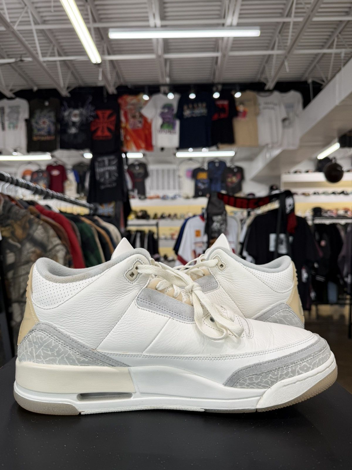 Jordan Brand Air Jordan 3 Craft Ivory Size 13 (2024) Size US 13 / EU 46 - 3 Thumbnail