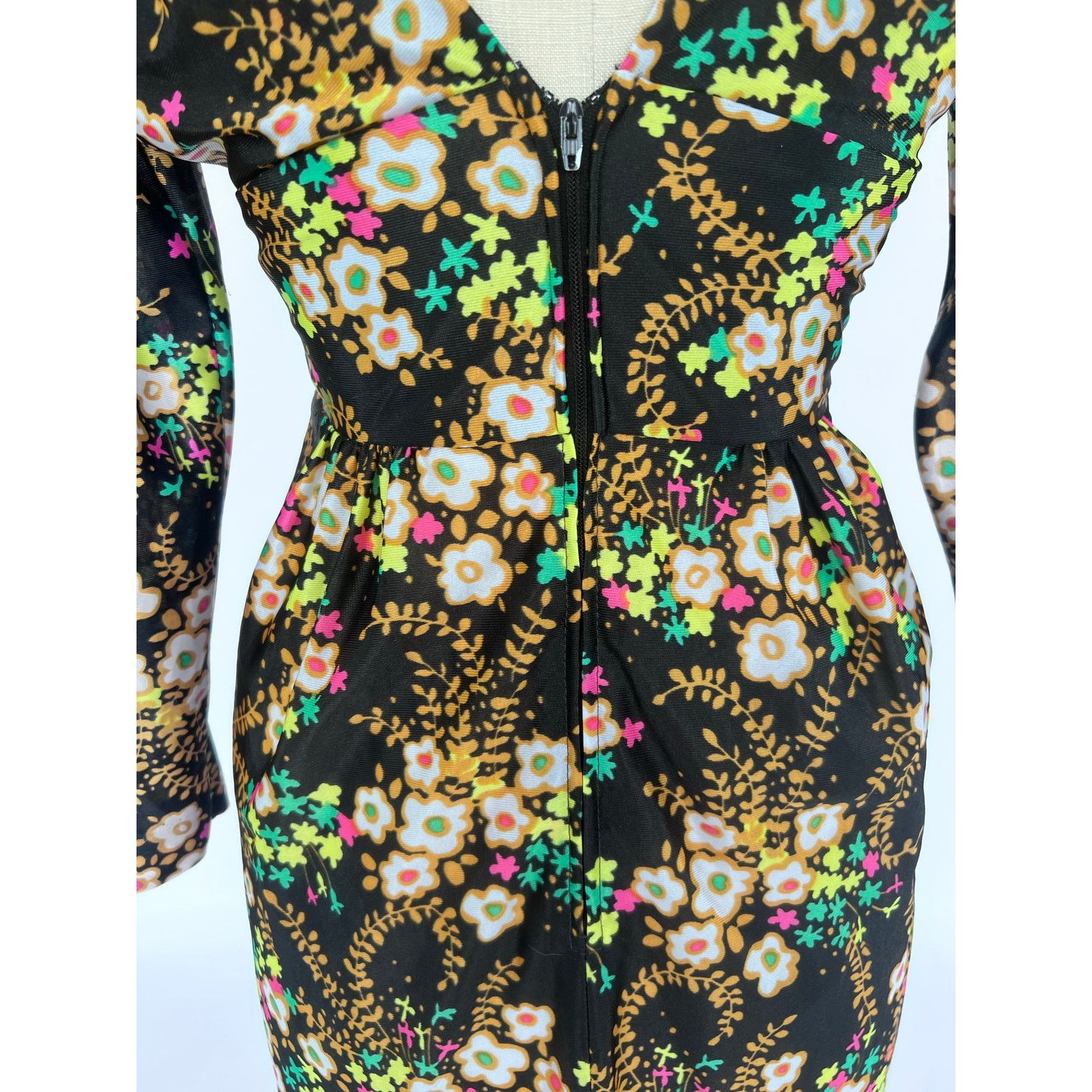 Vintage VTG 70s Floral Maxi Plunging Dress Black Empire Waist Retro Size M / US 6-8 / IT 42-44 - 6 Thumbnail