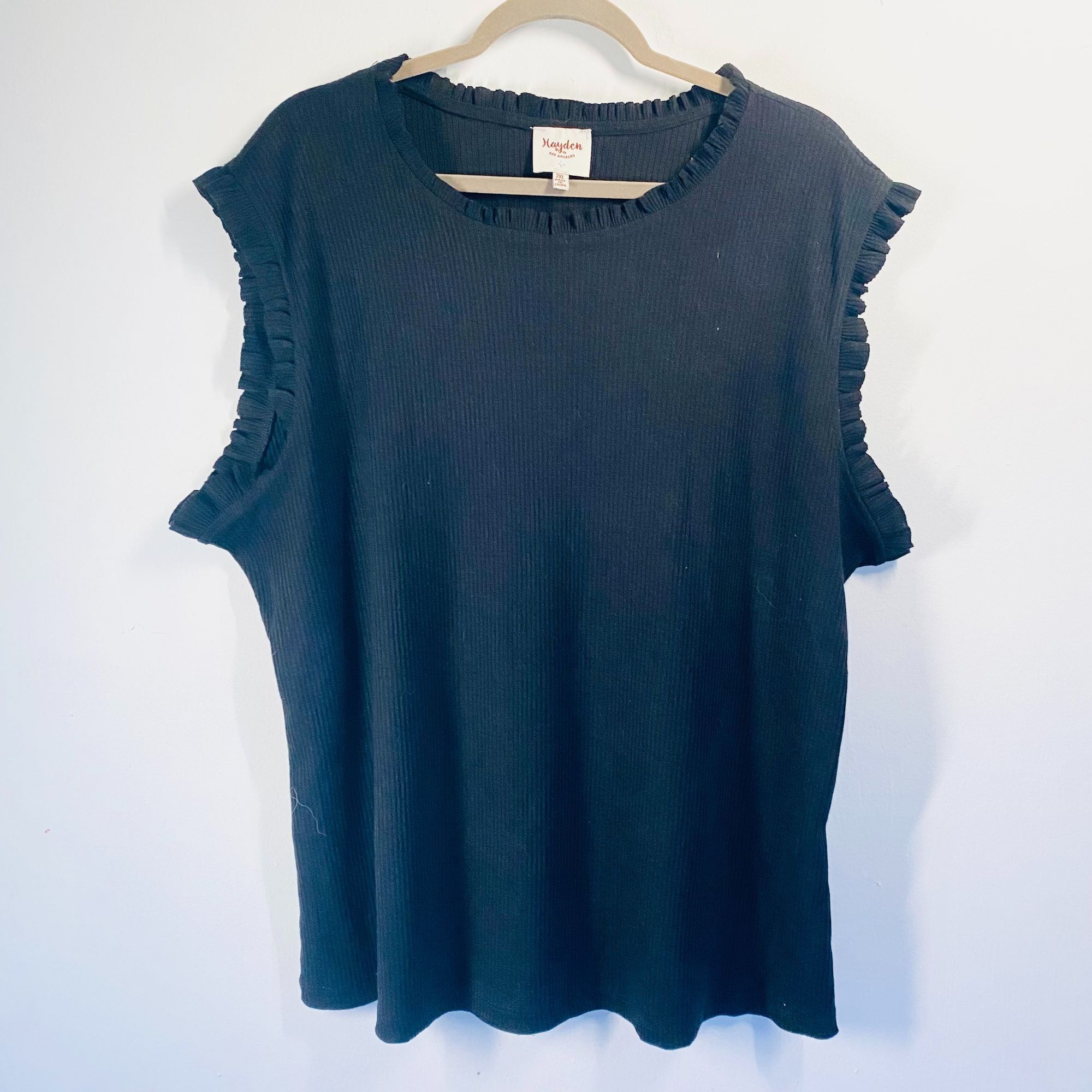 Other Hayden Los Angeles 2XL Black Ruffle Sleeve Ribbed Knit Top W Size XXL / US 16-18 / IT 52-54 - 1 Thumbnail
