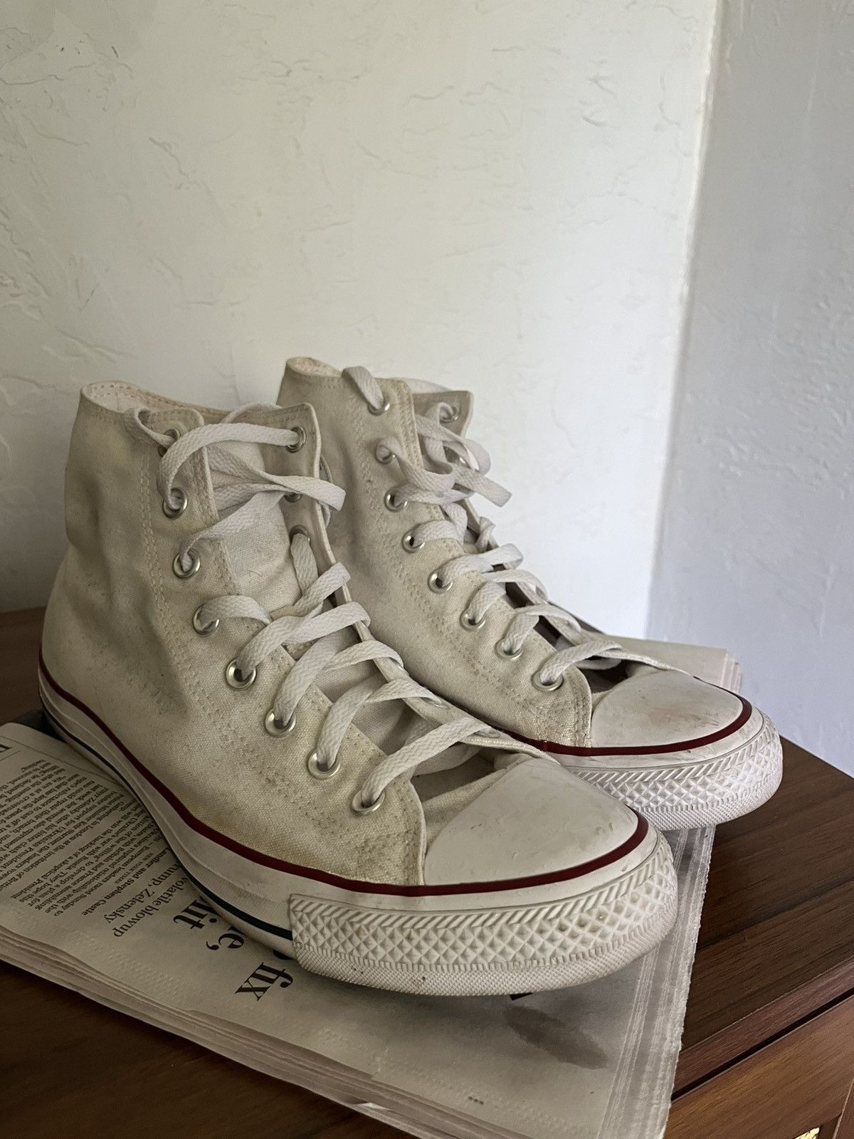 Converse Classic white hi-top converse Size US 10 / EU 43 - 1 Thumbnail