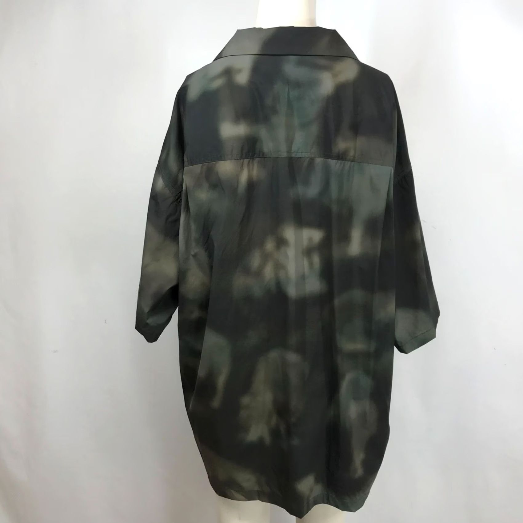Wild Things WILD THINGS WOMEN'S XL GREEN SHORT SLEEVE BUTTON COLLARED NYLON BLEND TOP Size XL / US 12-14 / IT 48-50 - 5 Thumbnail