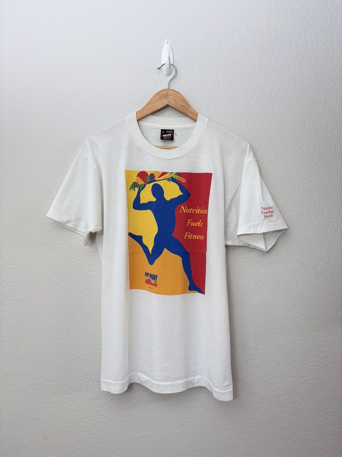 Vintage 90’s National Nutrition Month Eat Right America Tee Size US L / EU 52-54 / 3 - 1 Thumbnail