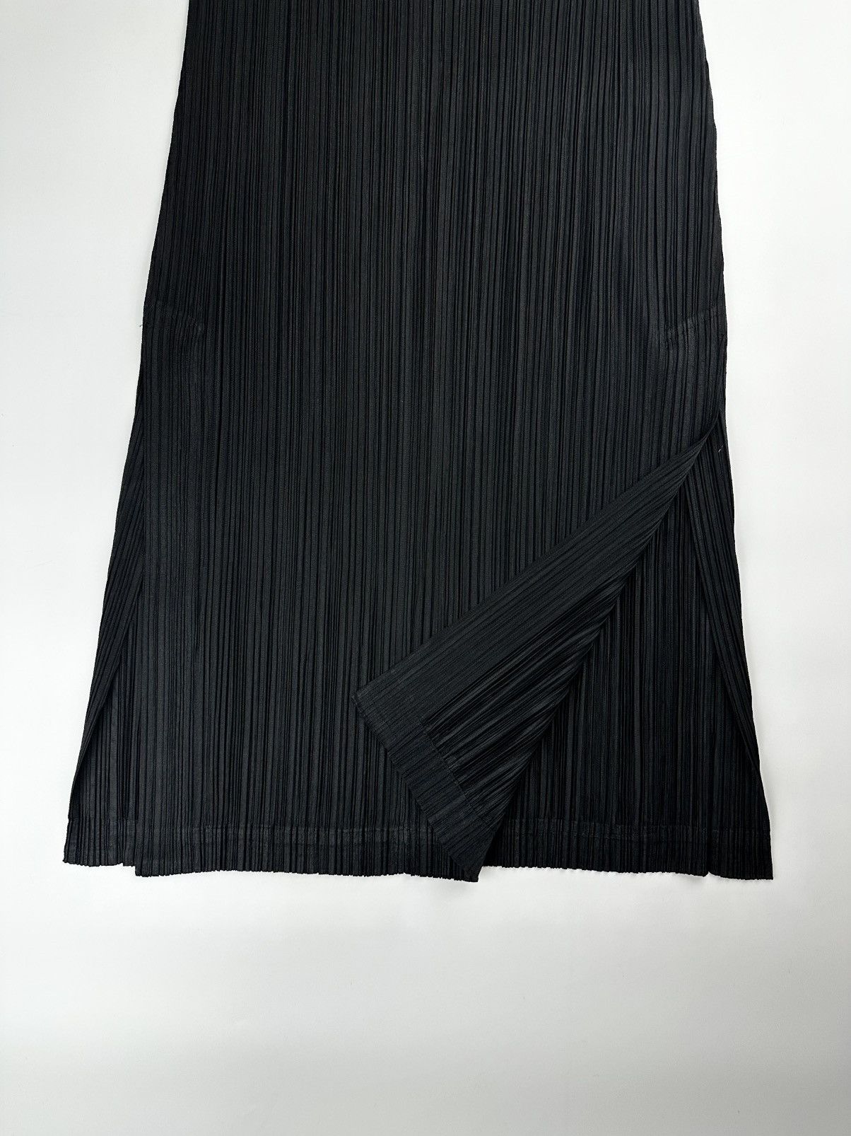 Pleats Please Issey Miyake PLEATS PLEASE Issey Miyake Pleated Midi Dress Size ONE SIZE - 2 Thumbnail