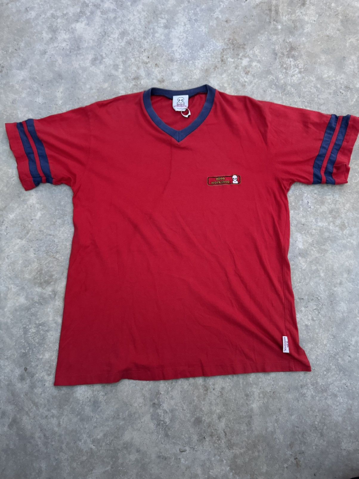 Alien Workshop Alien Workshop V-Neck Vintage Stripe Tee Size US L / EU 52-54 / 3 - 1 Thumbnail