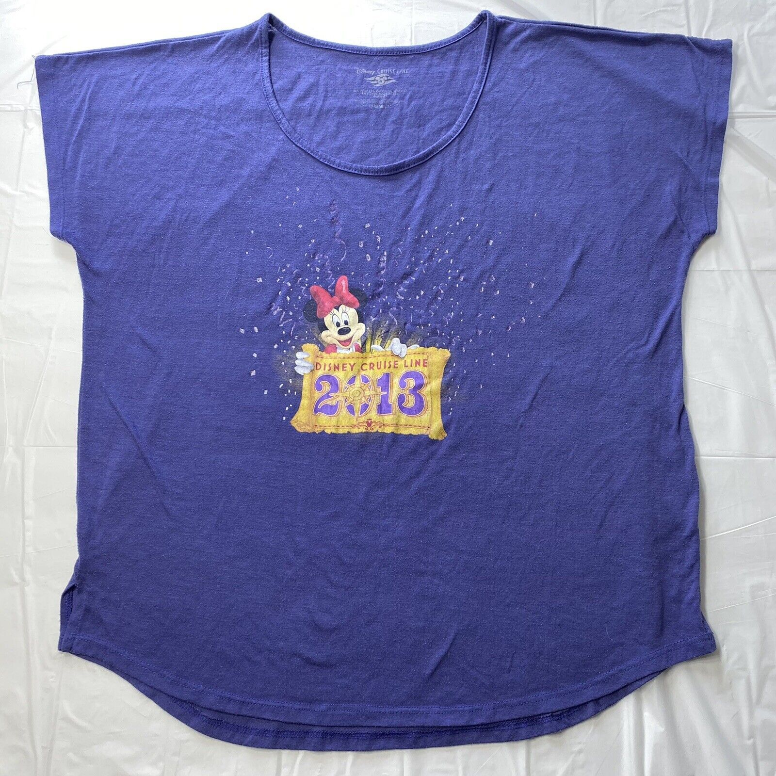 Disney Disney Cruise Line XL 2013 Minnie Mouse Graphic T Shirt Size XL / US 12-14 / IT 48-50 - 1 Thumbnail