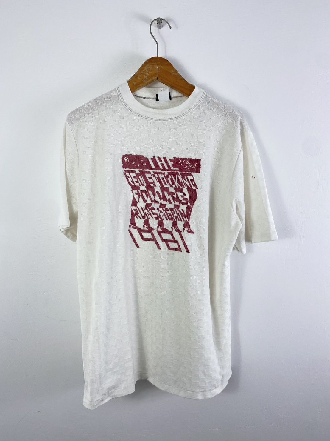 Vintage Vintage 80s Three Dots Tag Graphic Tee Size US M / EU 48-50 / 2 - 1 Thumbnail