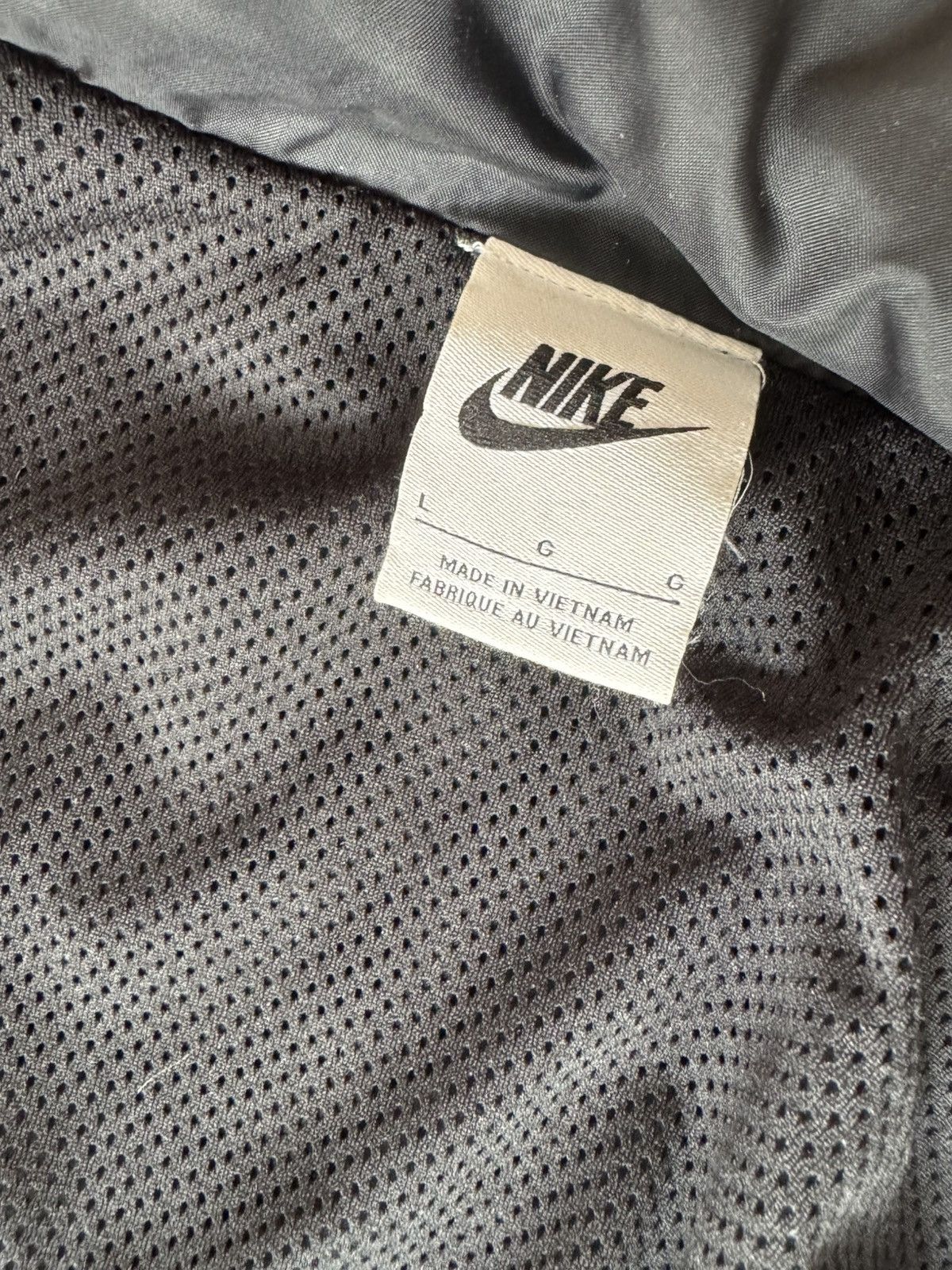 Nike Nike black vintage light jacket Size US L / EU 52-54 / 3 - 4 Thumbnail