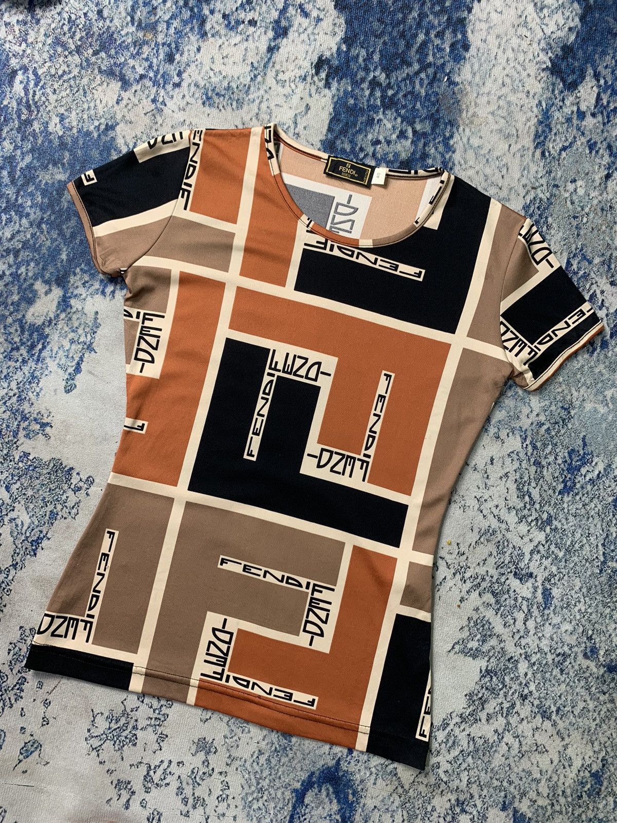 Fendi Vintage 90s Fendi puzzle spellout stretch t shirt Size S / US 4 / IT 40 - 4 Thumbnail