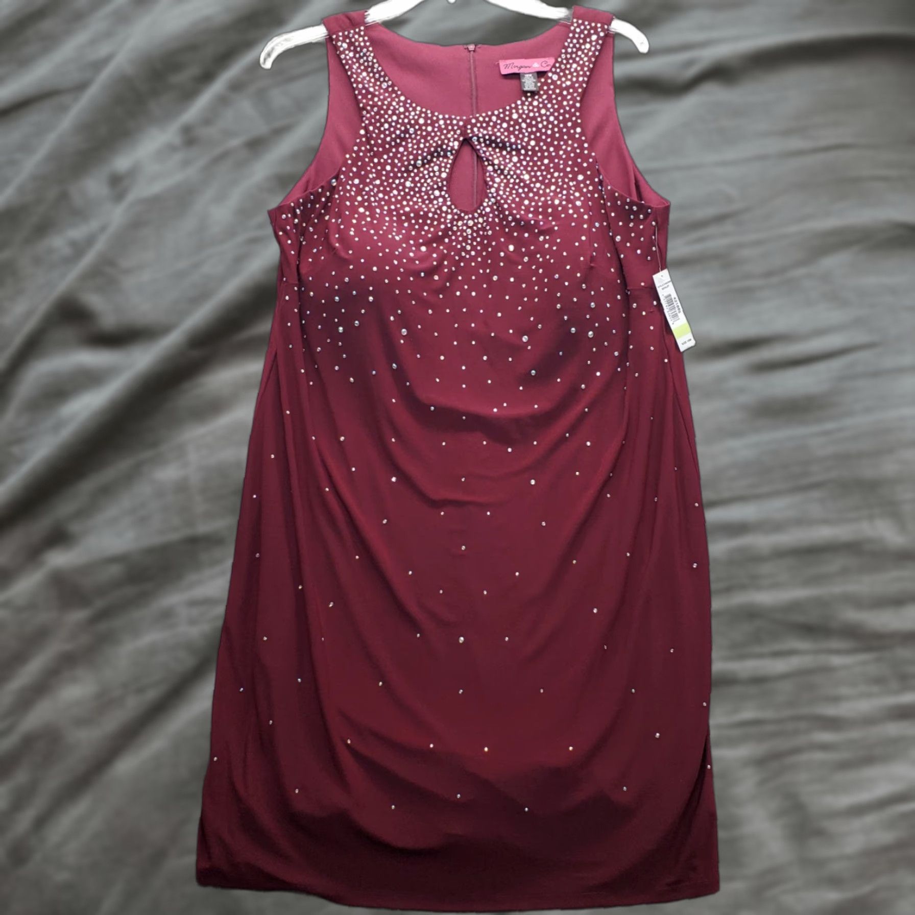 Vintage Morgan & Company Womens 18W Burgundy Sheath Dress Zip Keyhole Back Sleeveless NWT Midi/ Knee Length Party Casual Ensemble Size XXL / US 16-18 / IT 52-54 - 1 Thumbnail