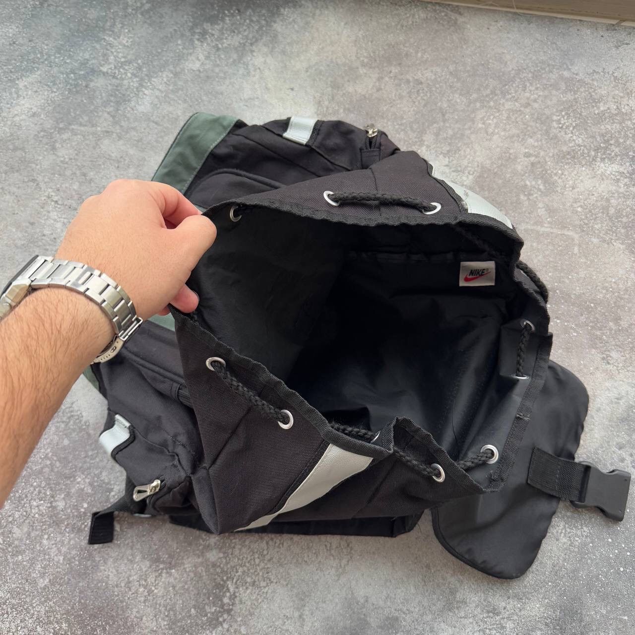 Hypebeast Nike Vintage Swoosh Logo Backpack Size ONE SIZE - 10 Thumbnail