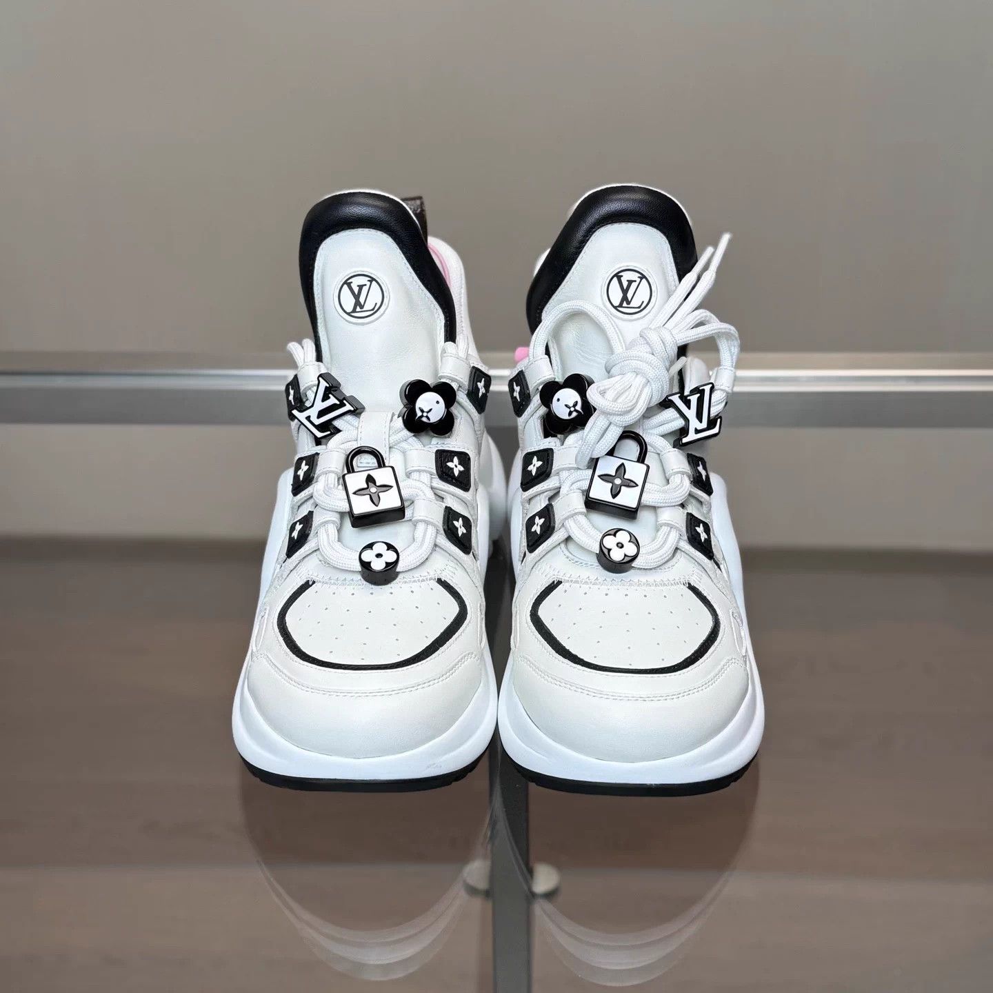 Louis Vuitton LV Archlight 25 Panda Dad Shoe 37 DM1621 Size US 6 / IT 36 - 2 Thumbnail