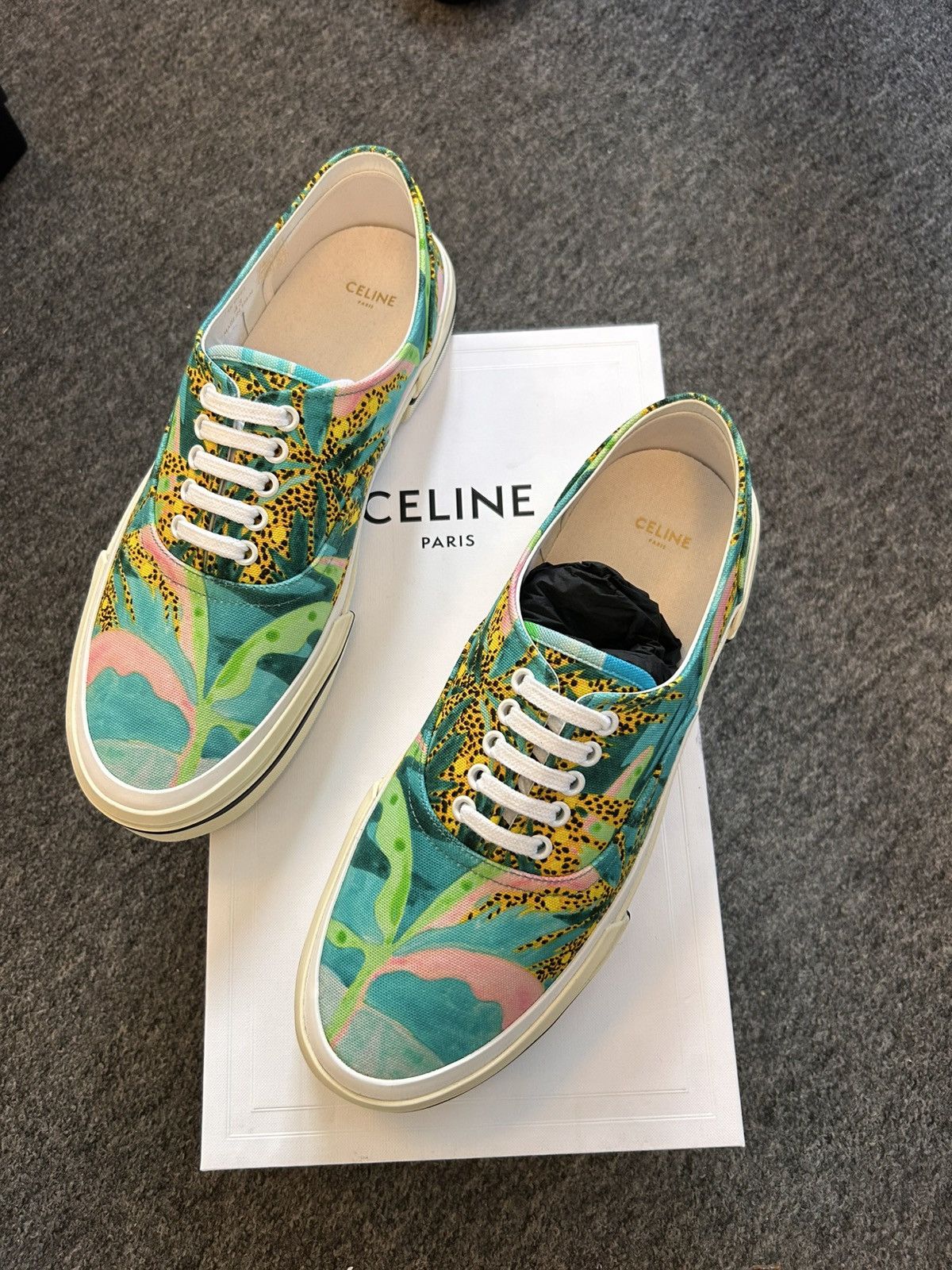 サンダル Celine Celine Tippi In Calfskin - Vegetal Tanning CELINE TIPPI SANDAL in CALFSKIN - VEGETAL TANNING - DARK