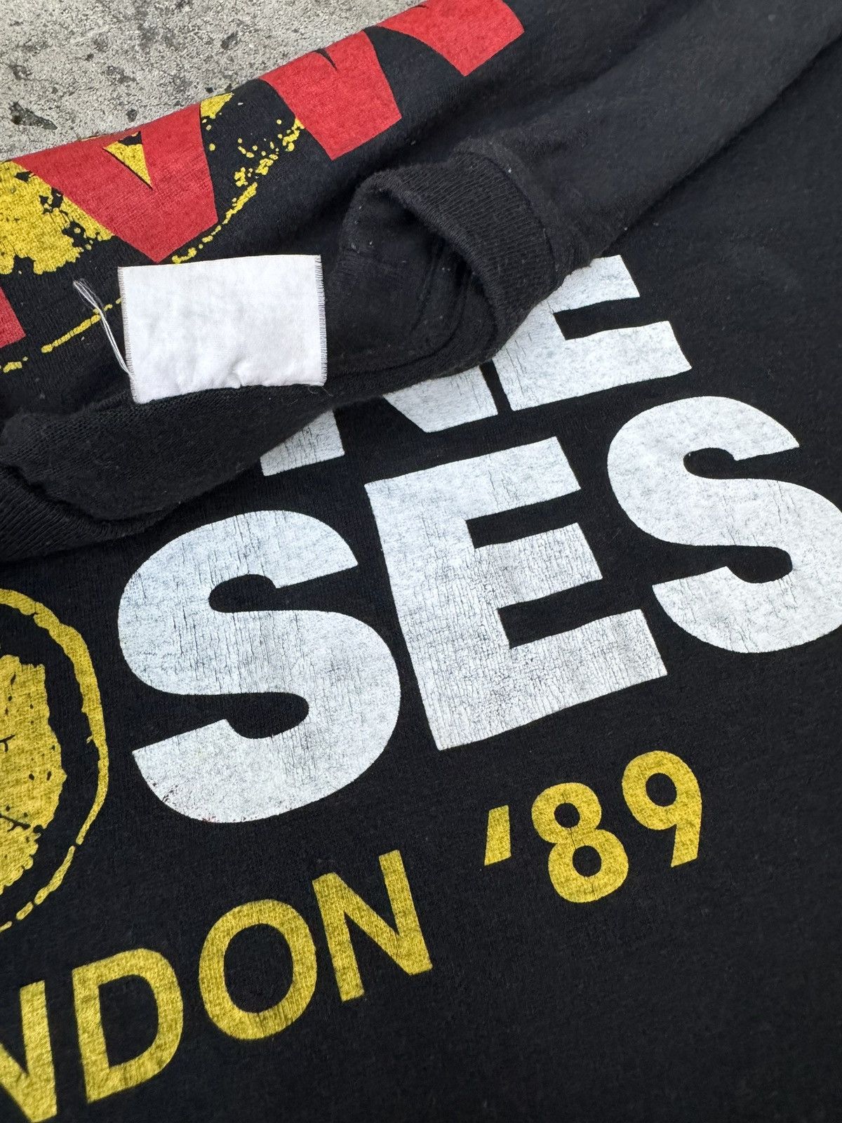 Band Tees Vintage 80's The Stone Roses London Tshirt Size US L / EU 52-54 / 3 - 6 Thumbnail