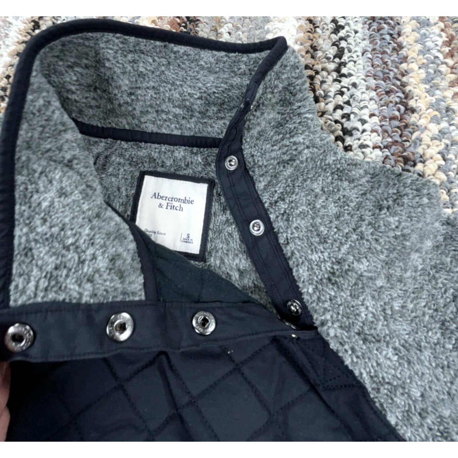 Abercrombie & Fitch VINTAGE Abecrombie & Fitch Sweater Women Small Gray Black Snap T Fleece Jacket Ladies Size S / US 4 / IT 40 - 4 Thumbnail