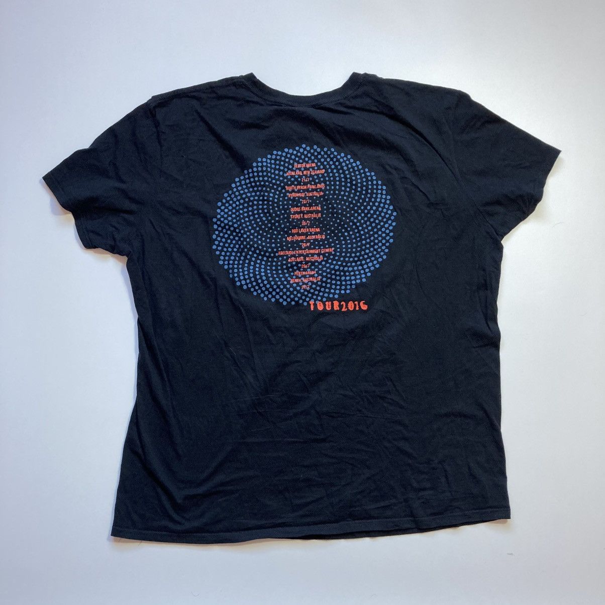 Band Tees the cure tour 2016 new wave post punk rock band tee Size US XL / EU 56 / 4 - 4 Thumbnail