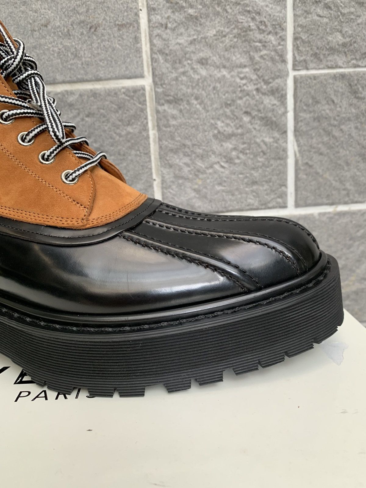 Givenchy Camden Snow Boots beige/black Size US 12 / EU 45 - 10 Thumbnail
