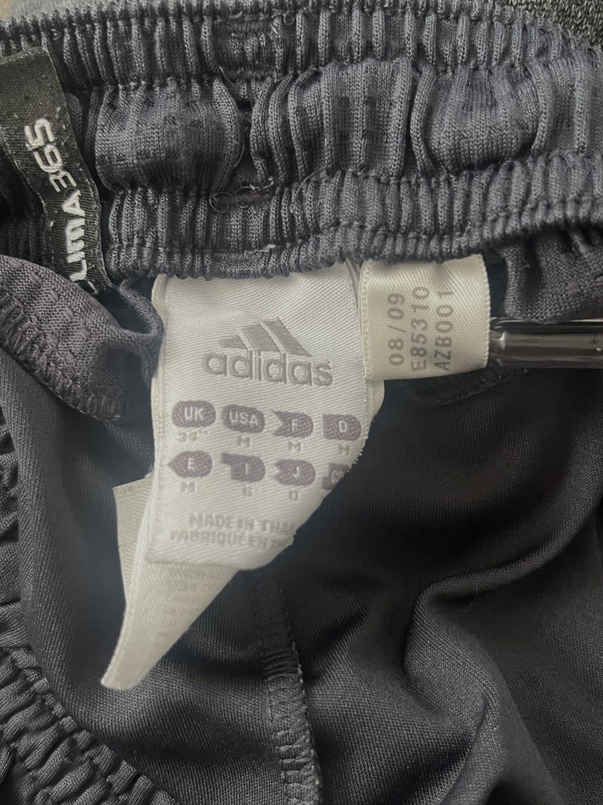 Adidas Liverpool Away Shorts 09/10 Size US 34 / EU 50 - 4 Thumbnail