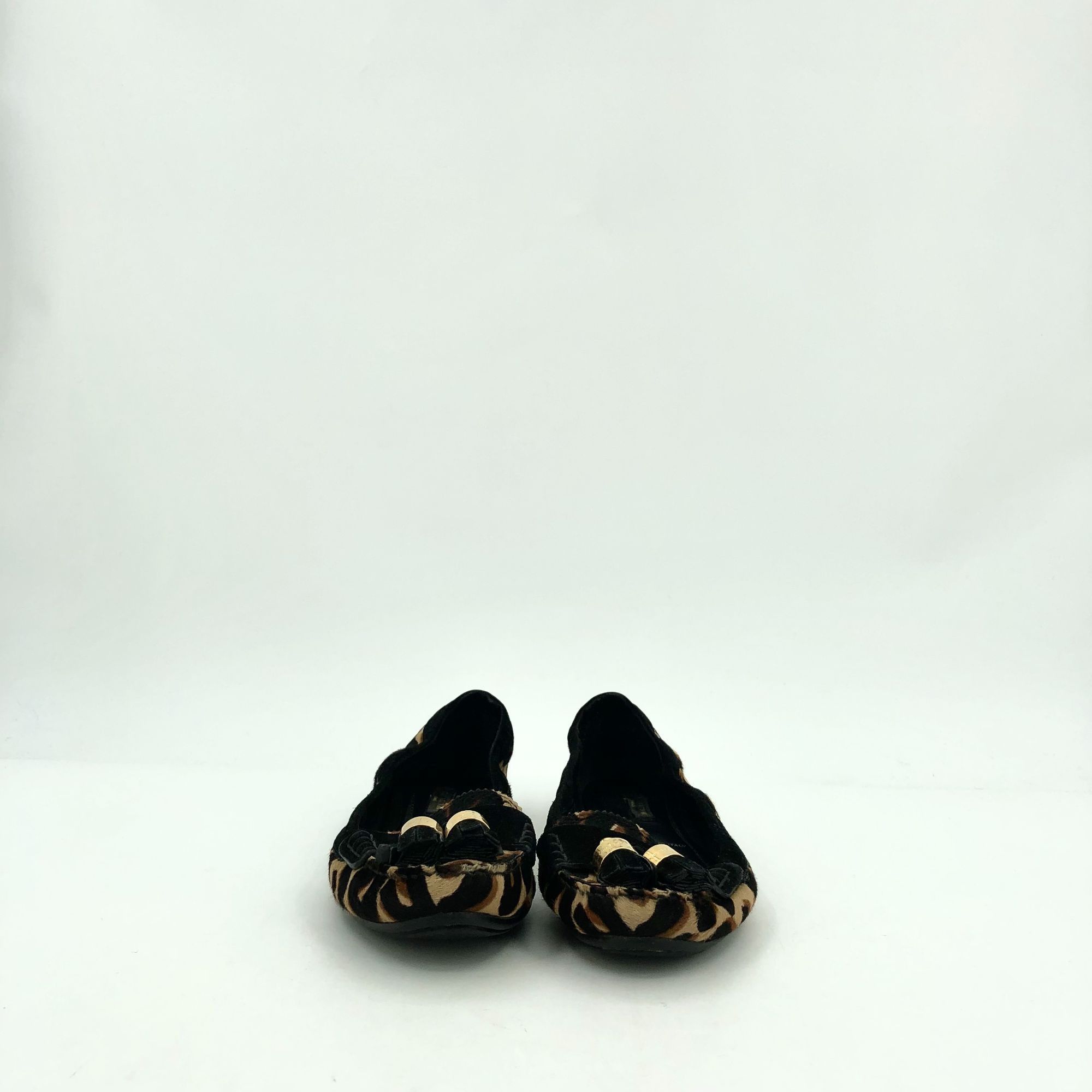 Louis Vuitton Louis Vuitton Lv Leopard Print Round-Toe Flats 36.5 Two-Tone Size US 6 / IT 36 - 8 Thumbnail