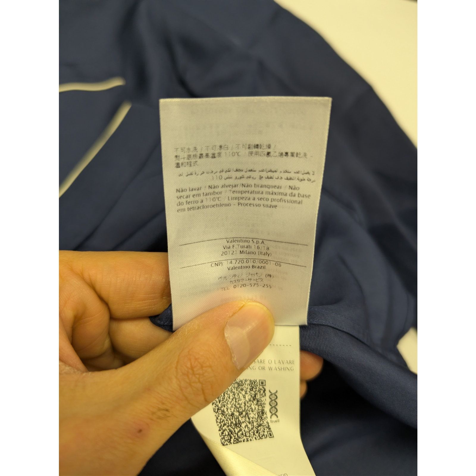 Valentino o1rshd1 CC20 silk piped Button up Shirt in Navy Blue Size US S / EU 44-46 / 1 - 21 Thumbnail