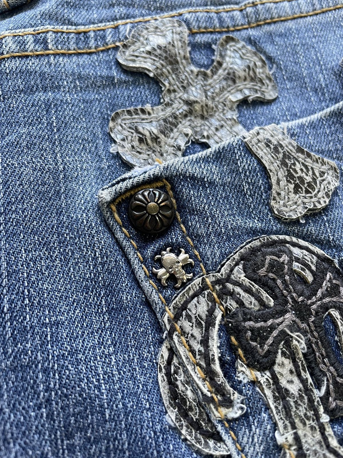 If Six Was Nine × Le Grande Bleu (L.G.B.) Red Pepper ChromeHearts Motive Denim Size US 34 / EU 50 - 19 Thumbnail