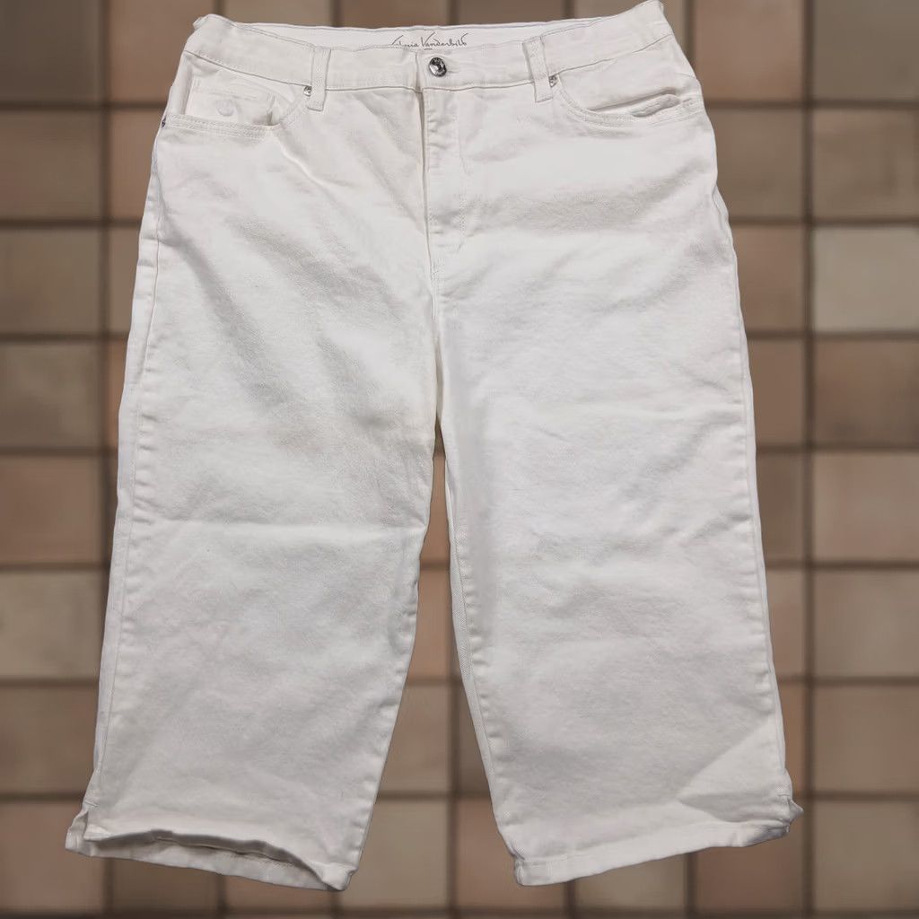 Gloria Vanderbilt Gloria Vanderbilt Amanda Skimmer Jeans White Embroidered Pockets Womens 14 Size 36" / US 14 / IT 50 - 1 Thumbnail