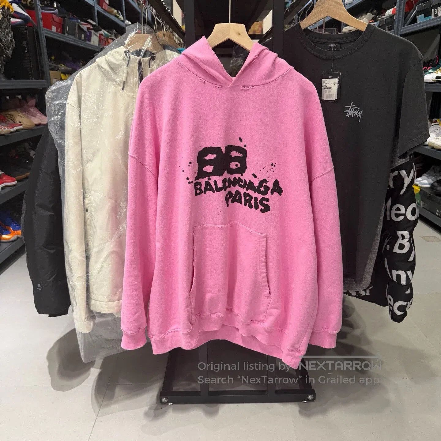 Balenciaga Balenciaga Pink Splatter Logo Hoodie. Size M / US 6-8 / IT 42-44 - 1 Thumbnail