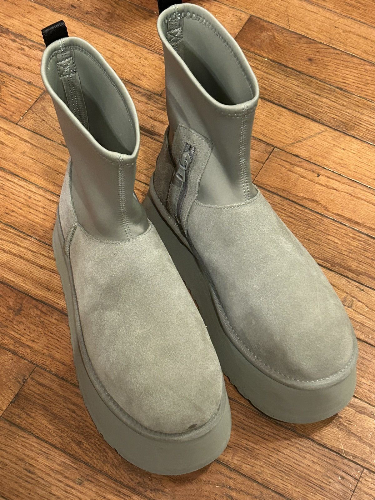 Ugg New Ugg Women Suede Classic Size US 8 / IT 38 - 1 Thumbnail