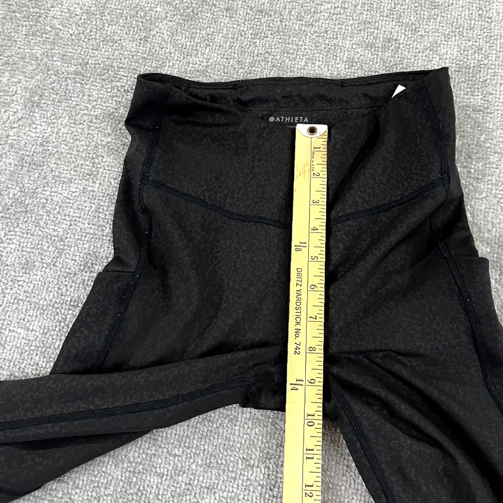 Athleta ATHLETA Womens XS Ultimate Stash Embossed 7/8 Length Capri Tight Black Yoga Gym Size 26" / US 2 / IT 38 - 7 Thumbnail