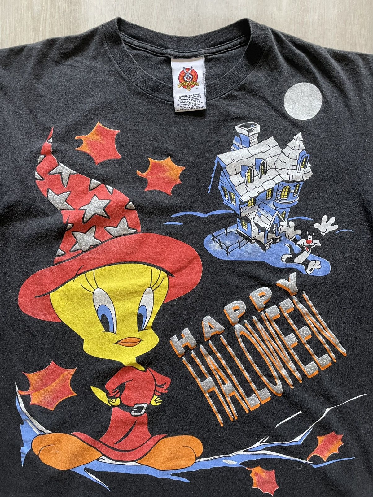 Warner Bros Vintage 90s Looney Tunes Single SHappy Halloween Tweety Sz L Size US L / EU 52-54 / 3 - 2 Thumbnail