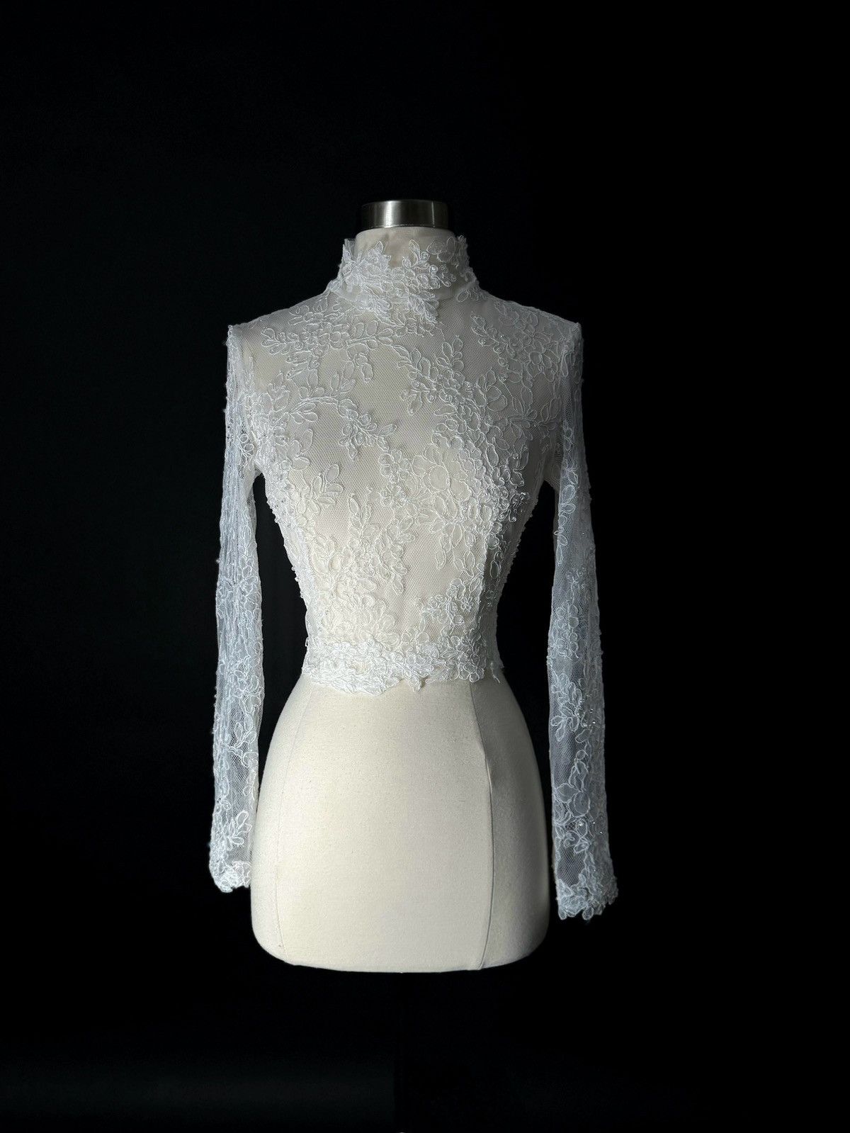 Other US 4 Crystal Embellished Lace Anna Augusta Bridal Cape Size S / US 4 / IT 40 - 1 Thumbnail