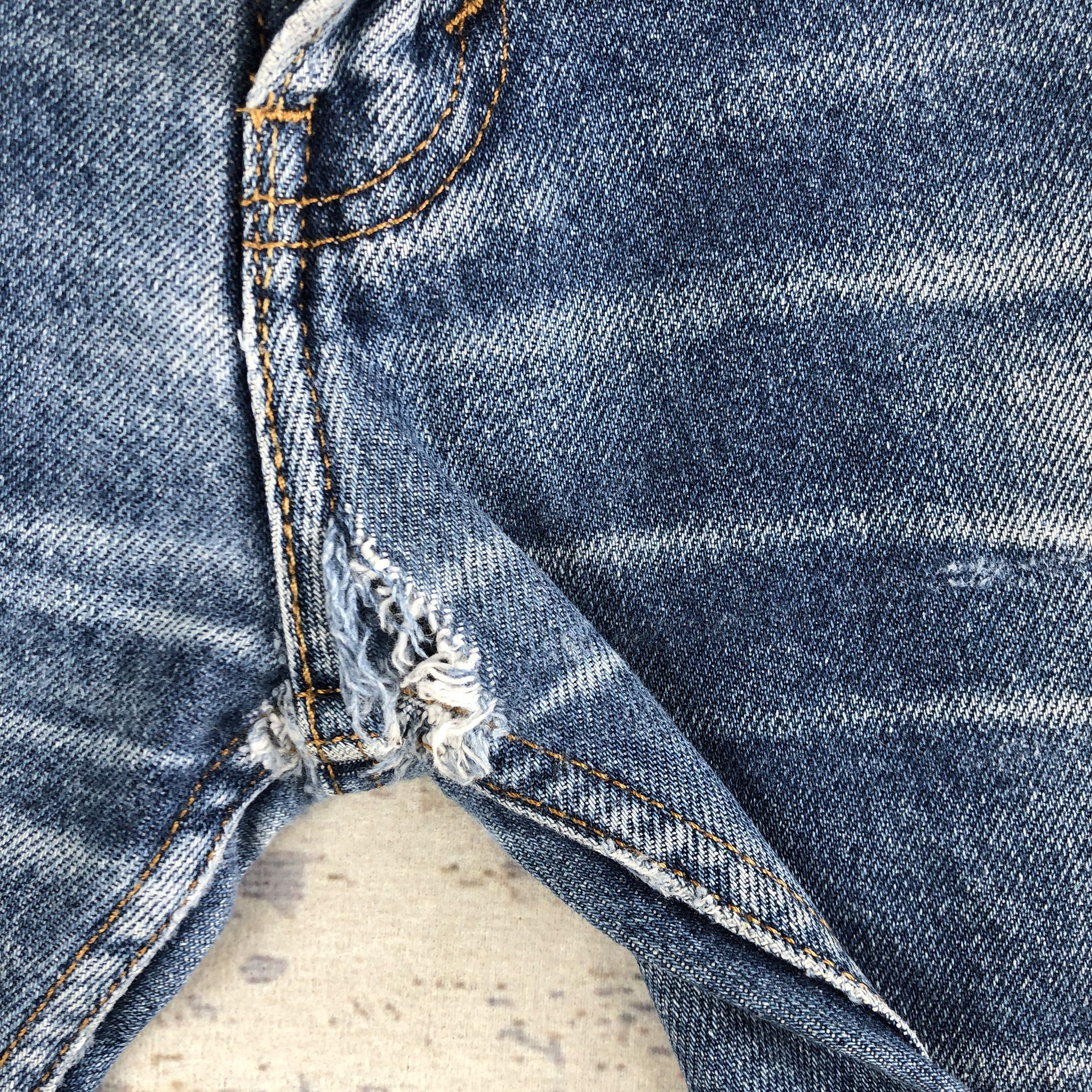 Levi's Vintage Y2K Levis Distressed Jeans Levis 505 Stonewash Denim Size US 34 / EU 50 - 9 Thumbnail