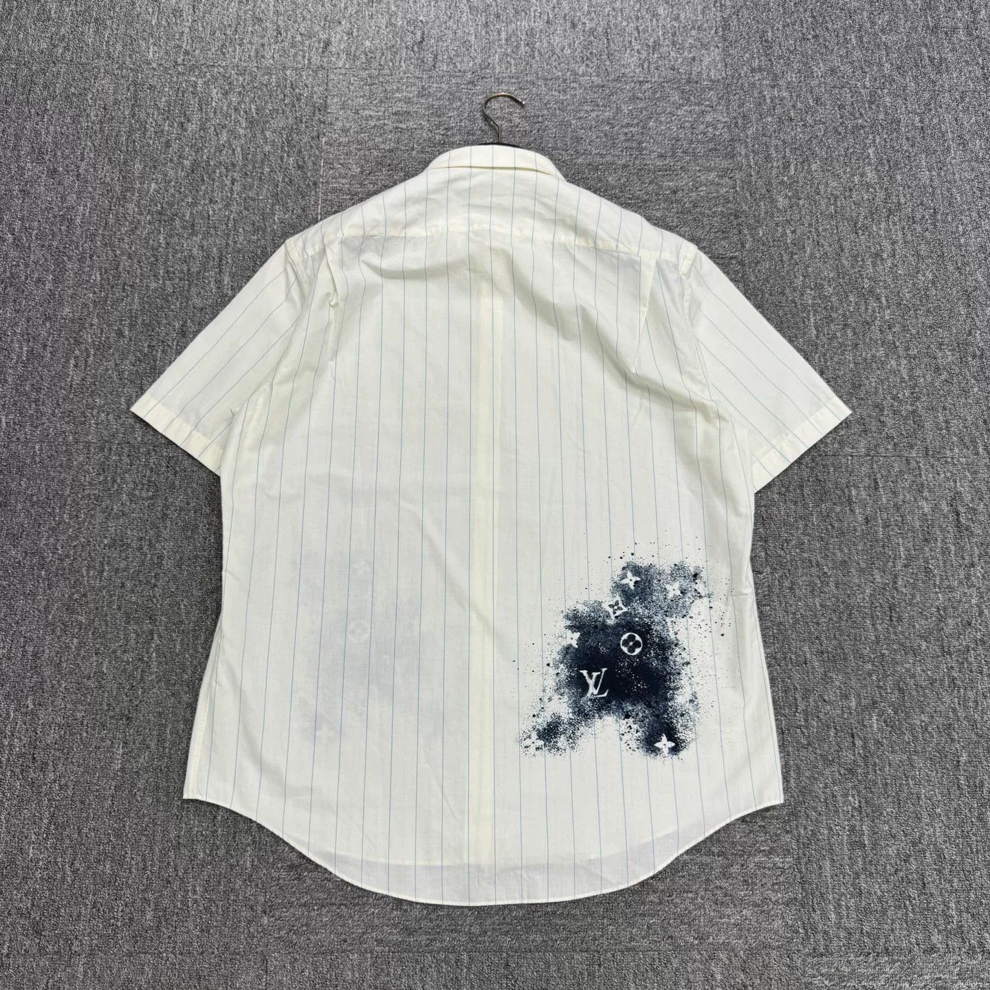 Louis Vuitton louis vuitton splatter short sleeve shirt. Size US XL / EU 56 / 4 - 2 Thumbnail