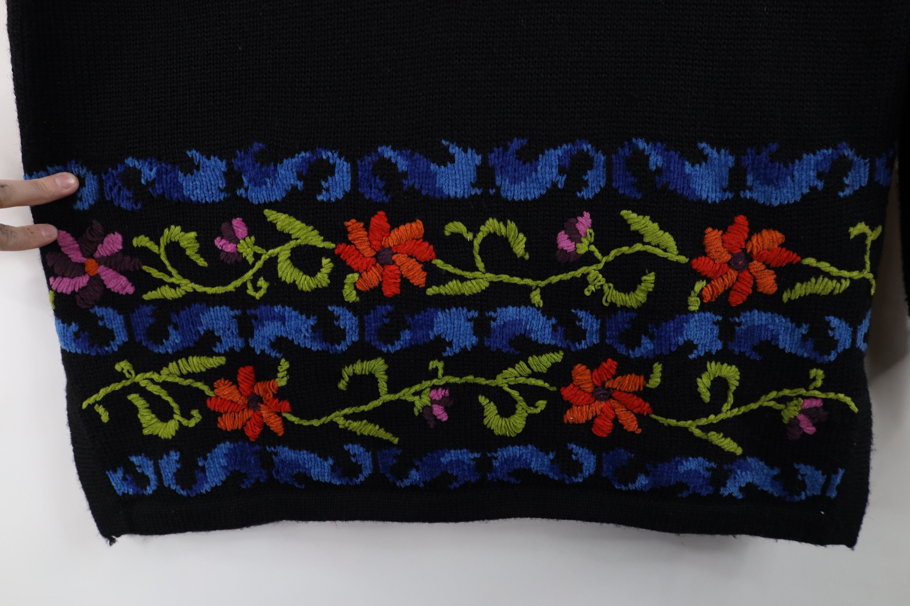 Vintage Vintage 90s Streetwear Embroidered Flower Turtleneck Sweater Size M / US 6-8 / IT 42-44 - 5 Thumbnail