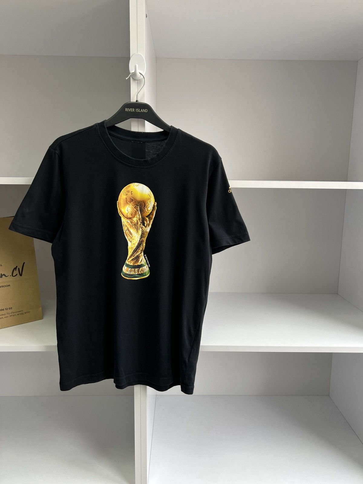Adidas × Vintage Vintage Adidas Fifa World Cup Print Black T-Shirt Size US M / EU 48-50 / 2 - 4 Thumbnail