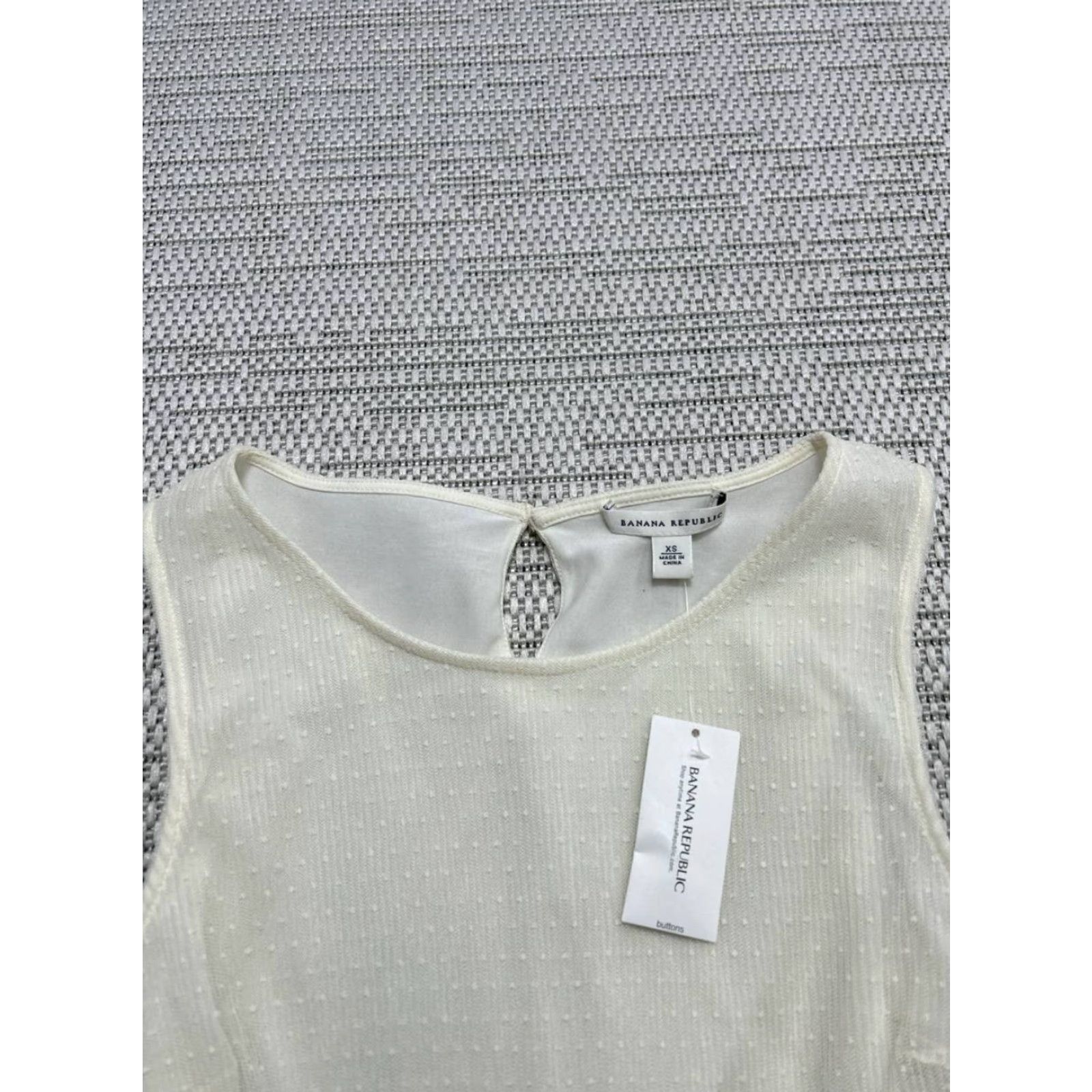 Banana Republic Banana Republic Shirt Womens XS Beige Tank Top New Sleeveless Round Neck Pullover Casual Basic Regular Size XS / US 0-2 / IT 36-38 - 2 Thumbnail