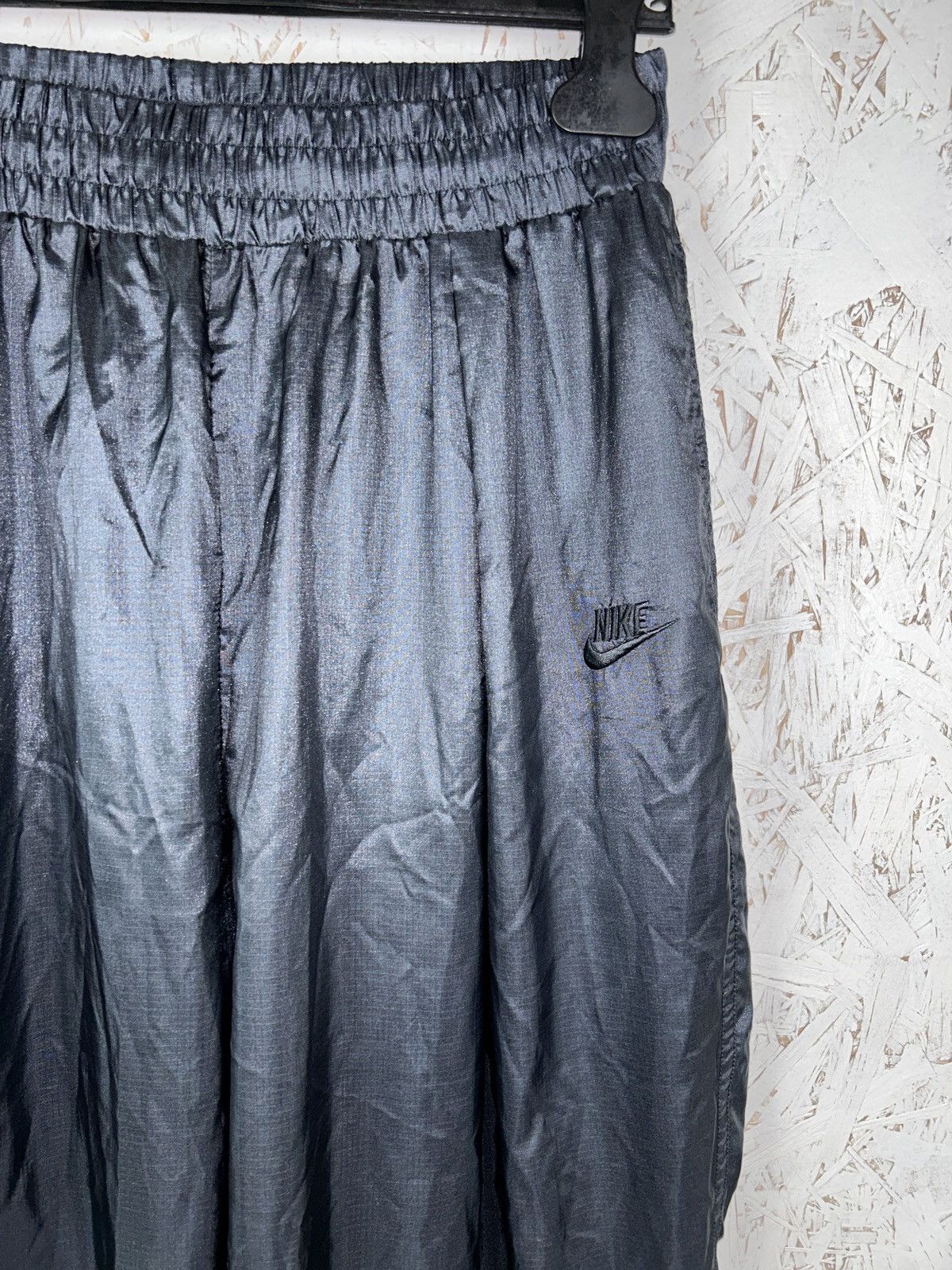 Nike 80s Vintage Nike Shiny Nylon Tracksuit Pants In Dark Grey Size US 34 / EU 50 - 2 Thumbnail