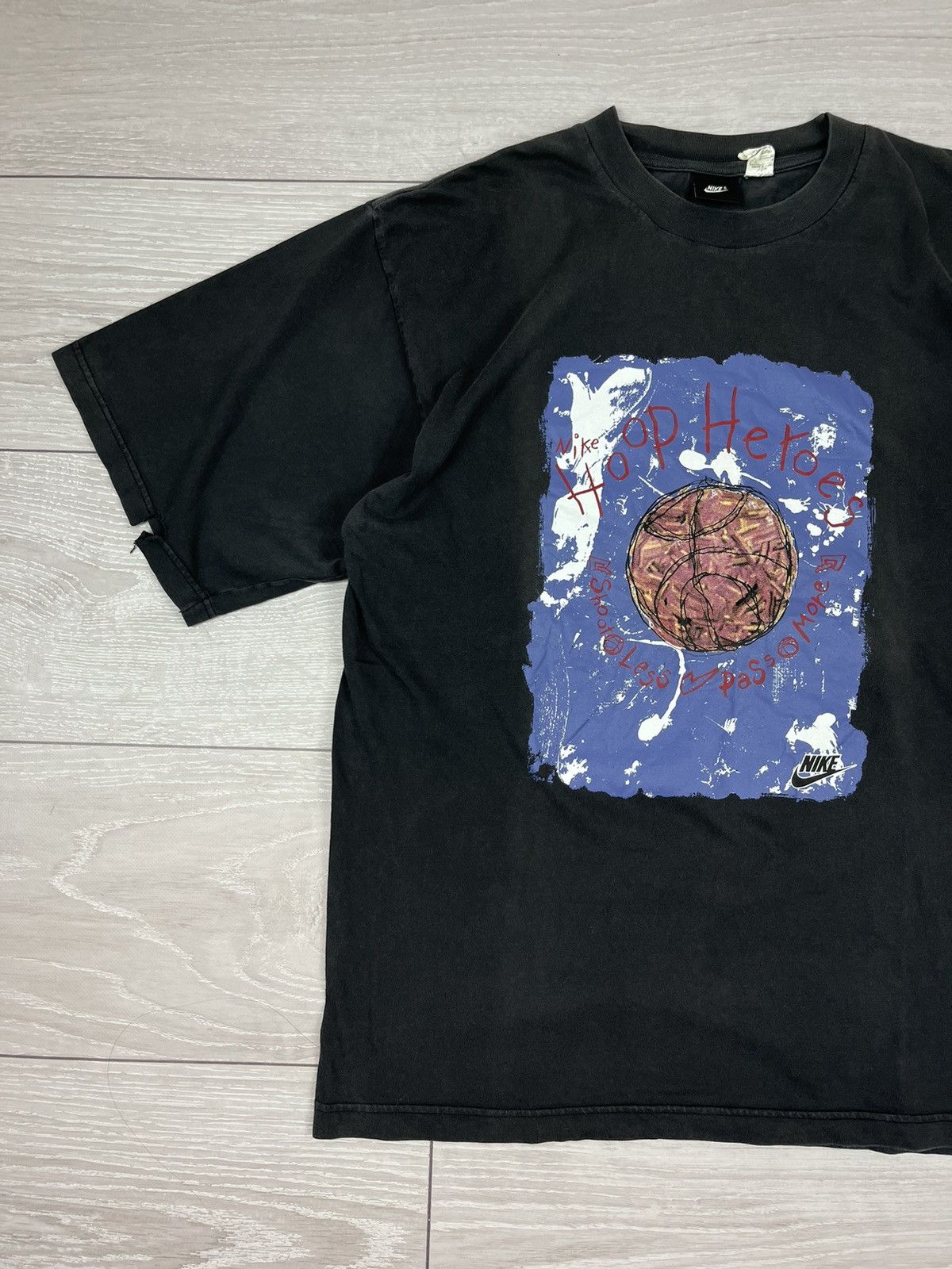 Nike Rare Nike 90s Vintage Hoop Heroes Basketball T Shirt Size US L / EU 52-54 / 3 - 3 Thumbnail