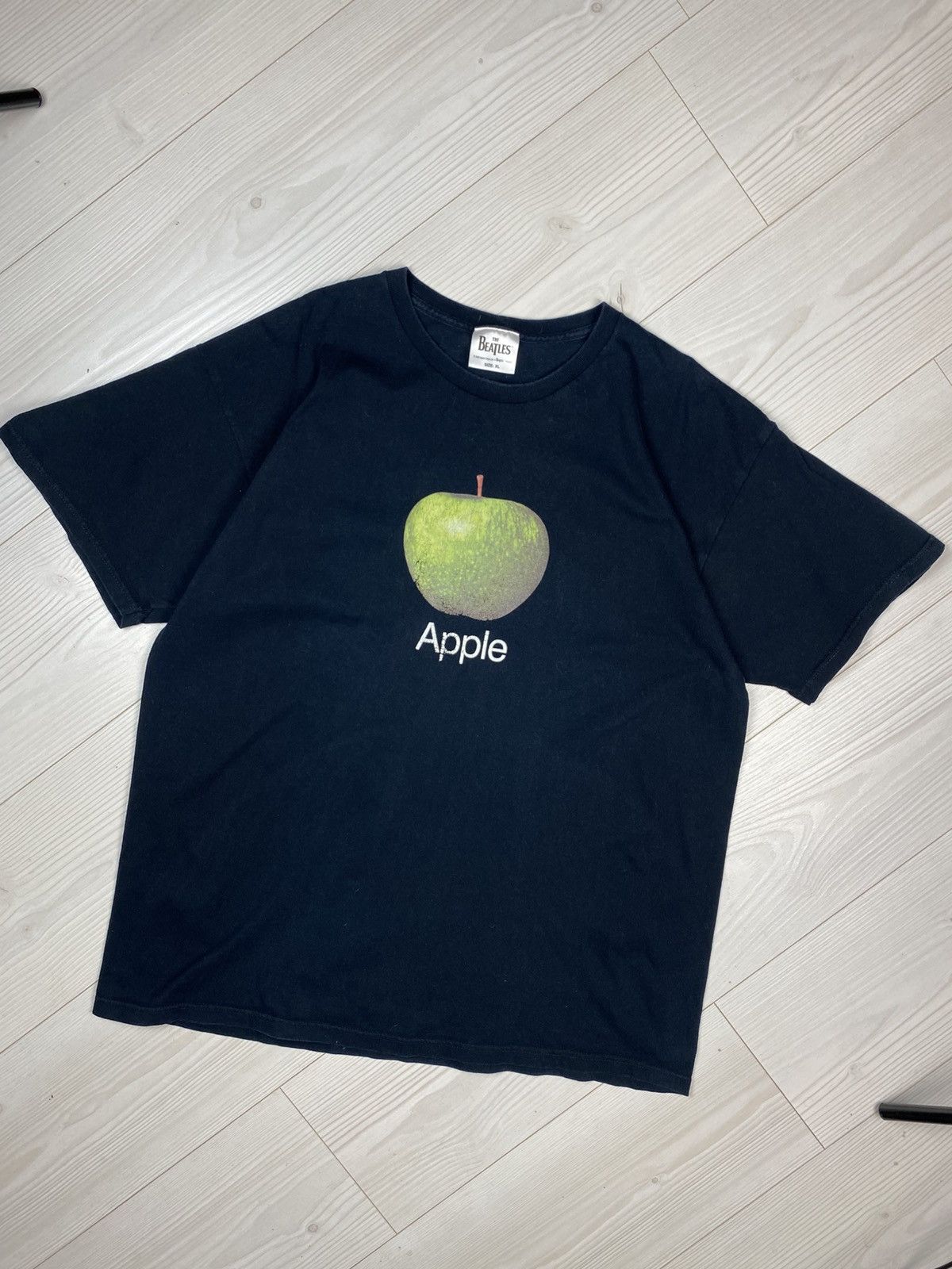 Band Tees Vintage The Beatles apple 2005 T-shirt Size US XL / EU 56 / 4 - 1 Thumbnail