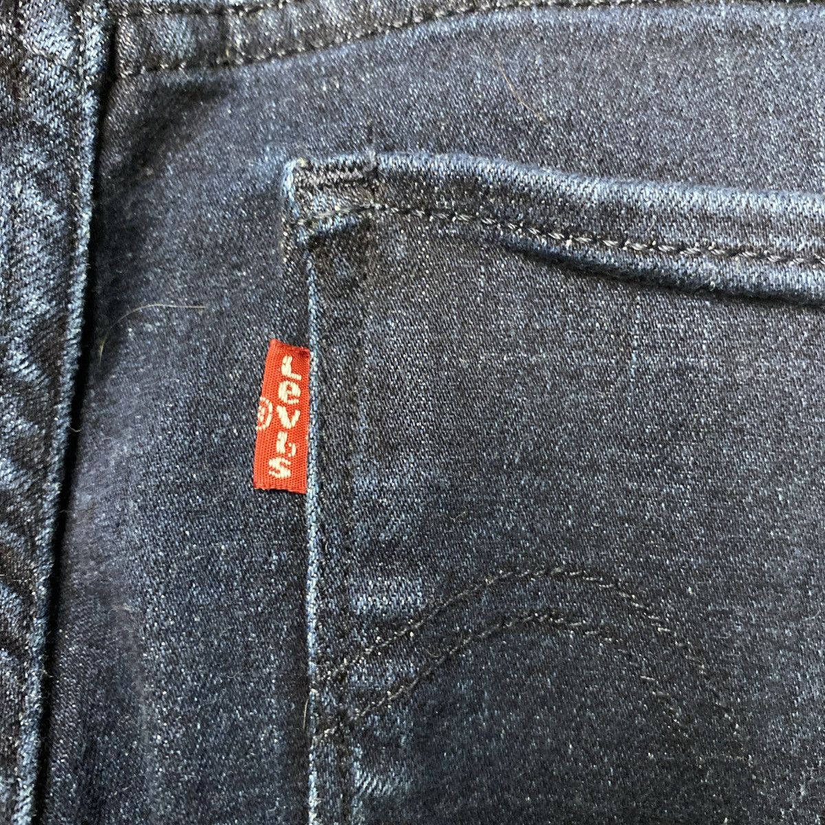 Levi's Levi's Dark Wash Denim Womens Jeans Straight Sz 12 31x30 EUC Size 31" - 8 Thumbnail