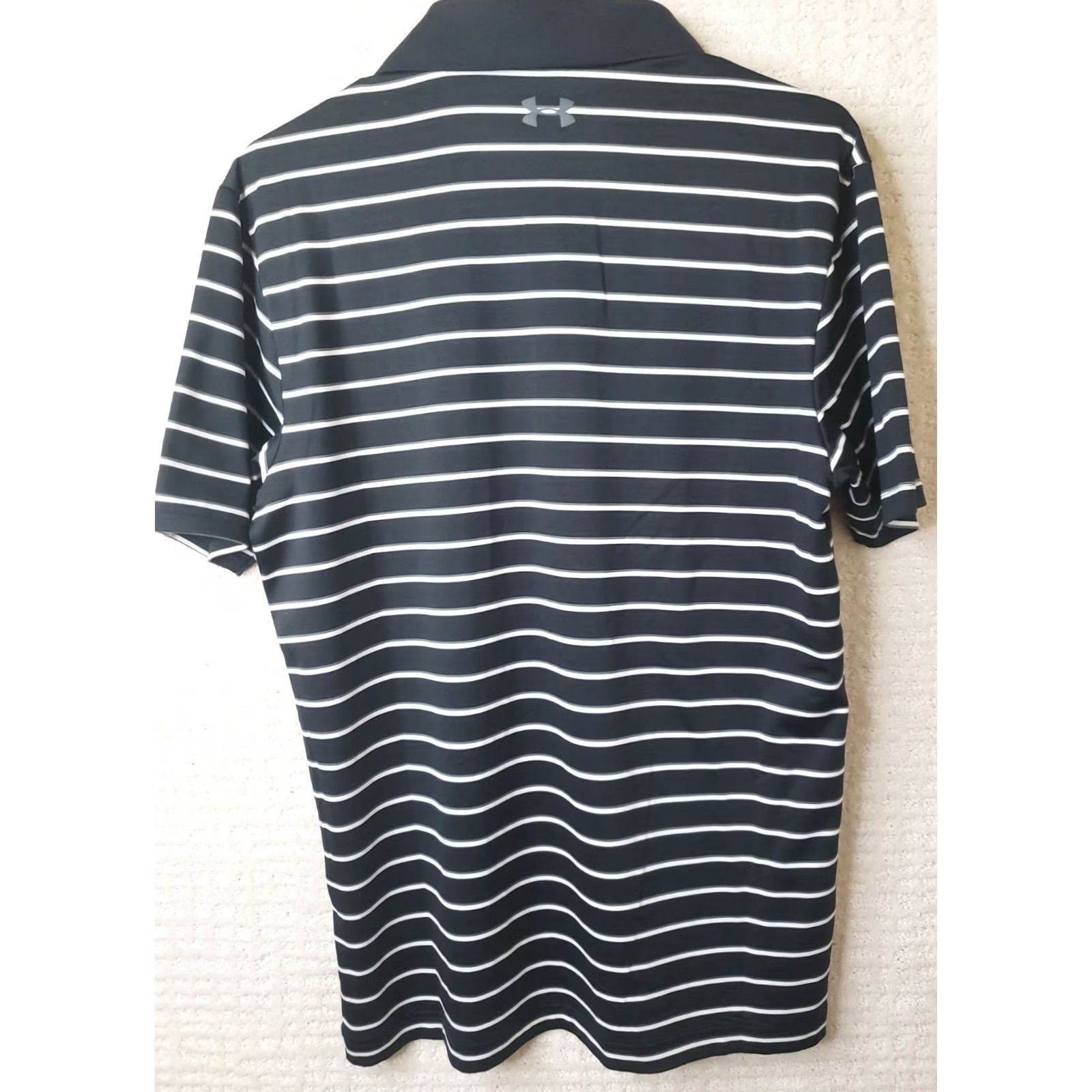 Under Armour UNDER ARMOUR HEATGEAR Polo Shirt Striped Short Sleeve Men S Black White Loose Fit Polo Collar 38 in S Regular Mens Size US S / EU 44-46 / 1 - 7 Thumbnail