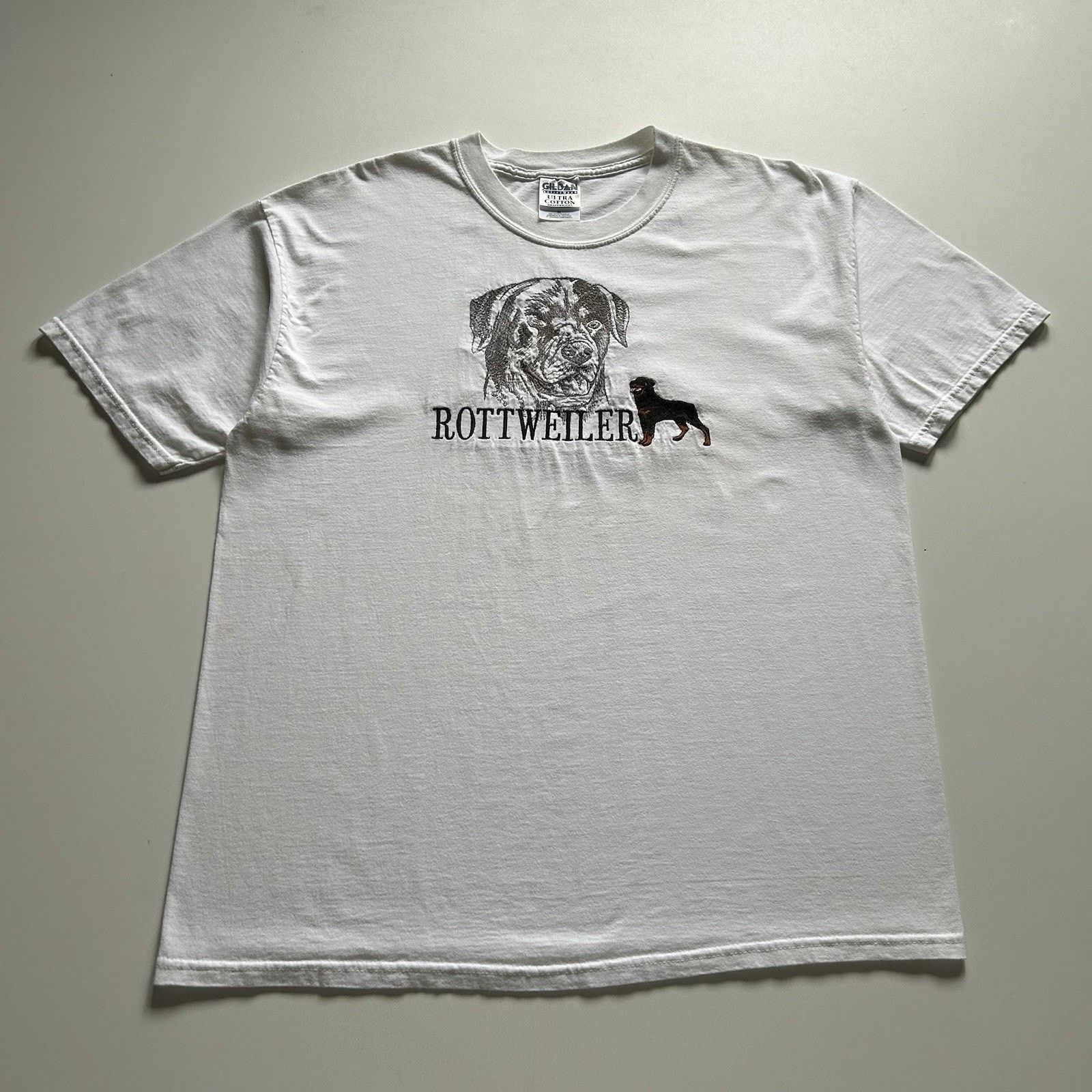 Gildan Vintage 90s Rottweiler Dog T Shirt XL Animal Art Graphic Tee Size US XL / EU 56 / 4 - 1 Thumbnail