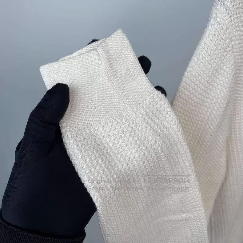 Loro Piana Loro Piana White round neck knit slim fit cardigan Size XS / US 0-2 / IT 36-38 - 3 Thumbnail